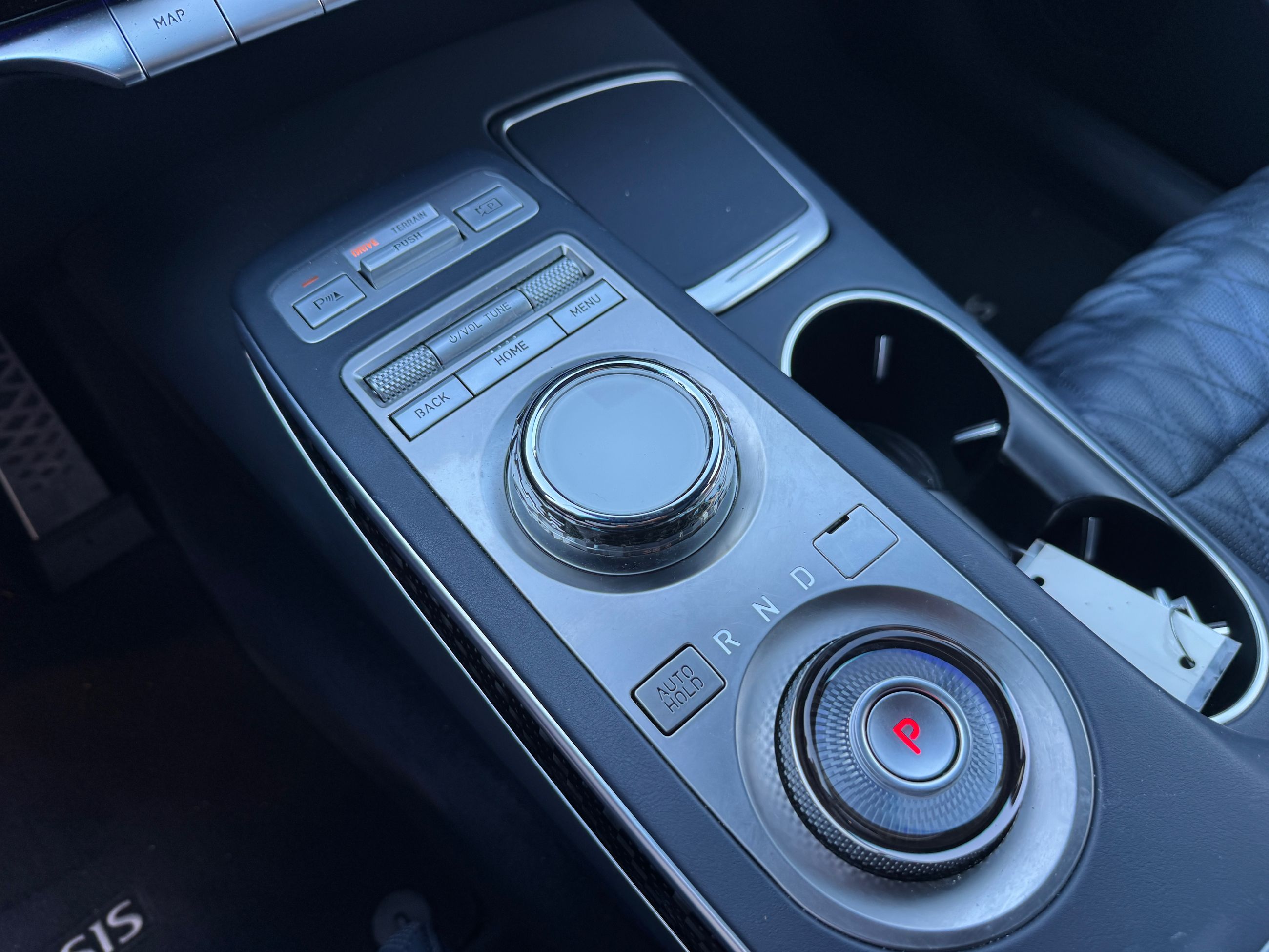 2022  GV70