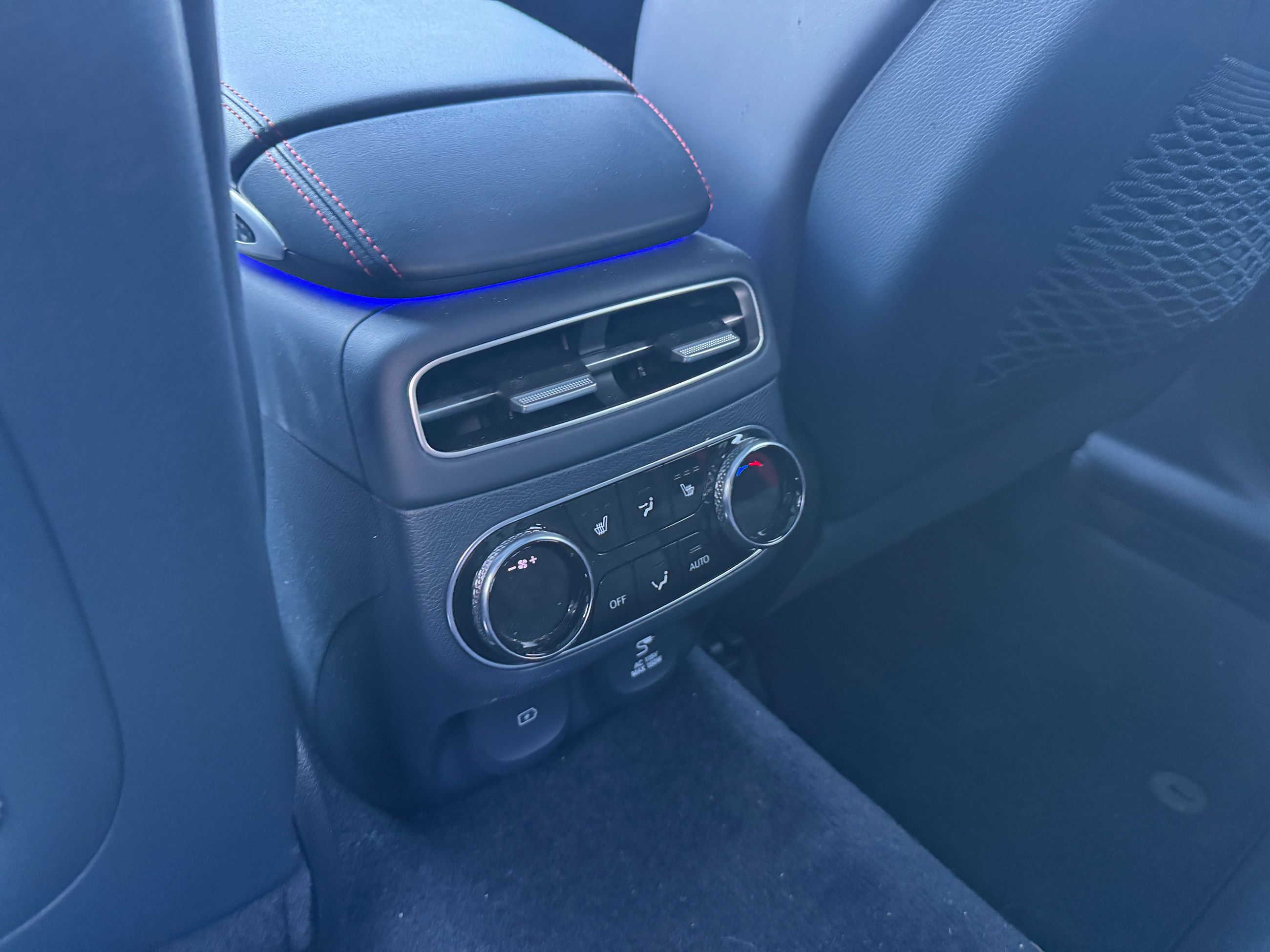 2022  GV70