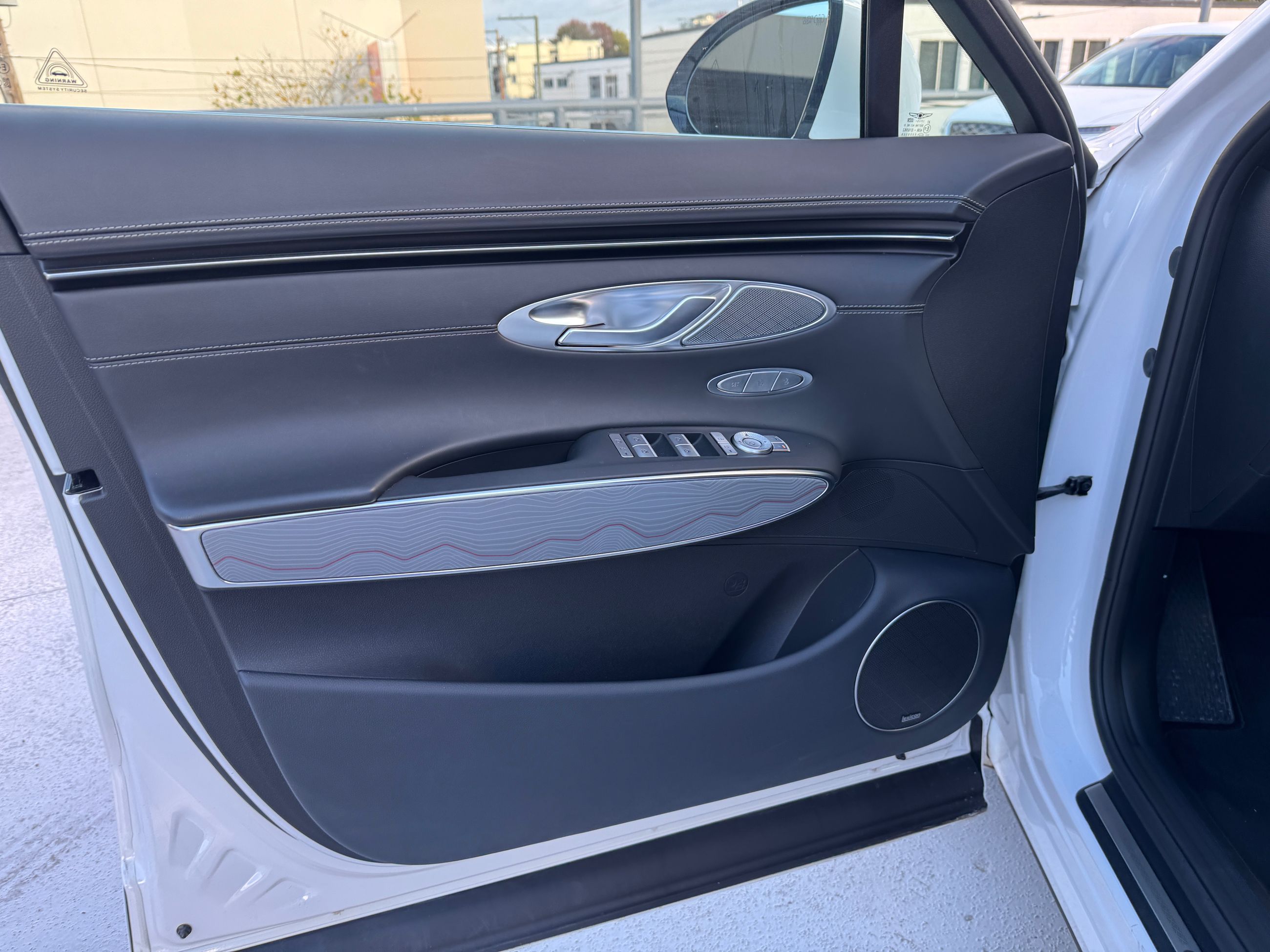 2023  GV70