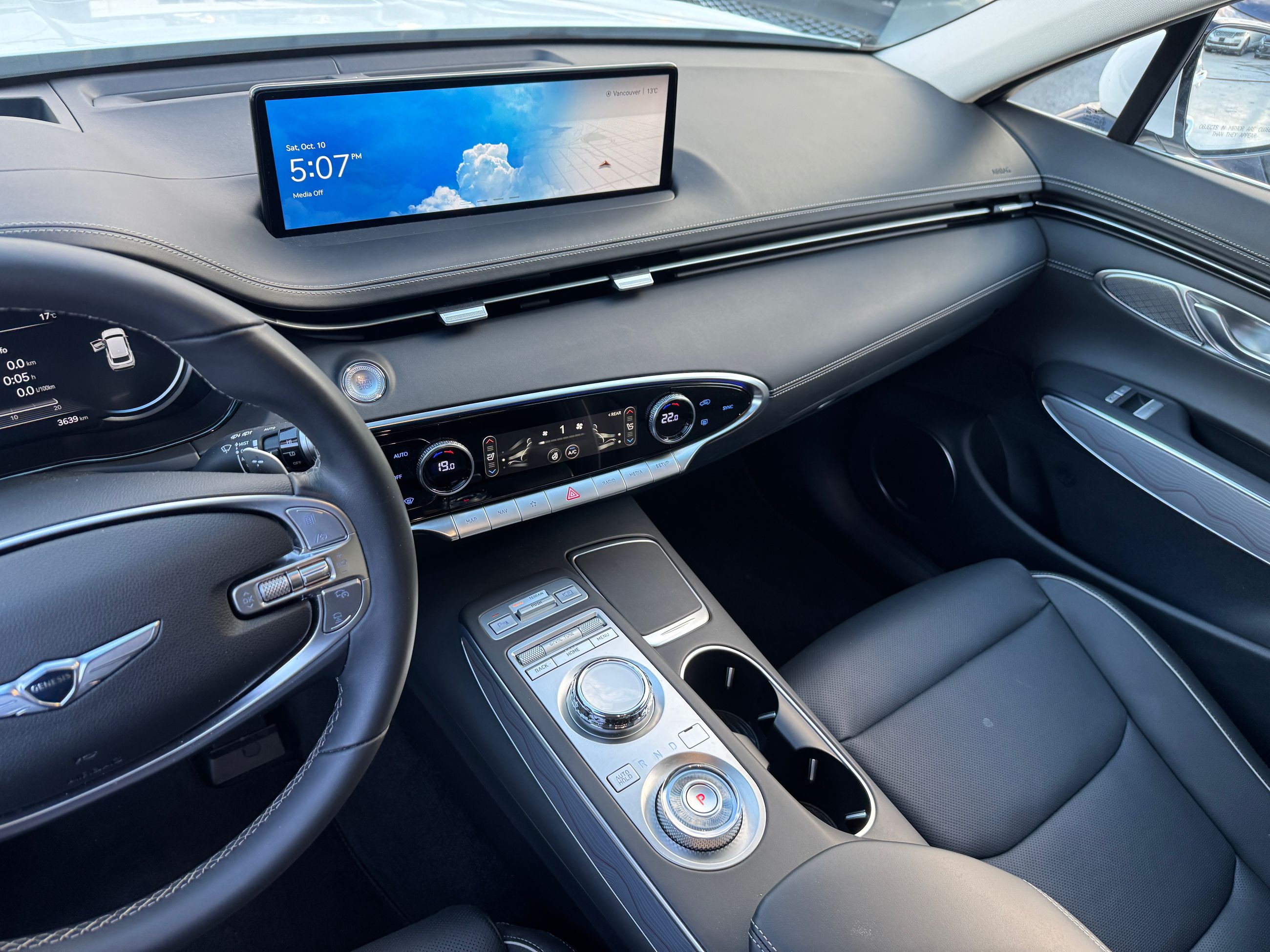 2023  GV70