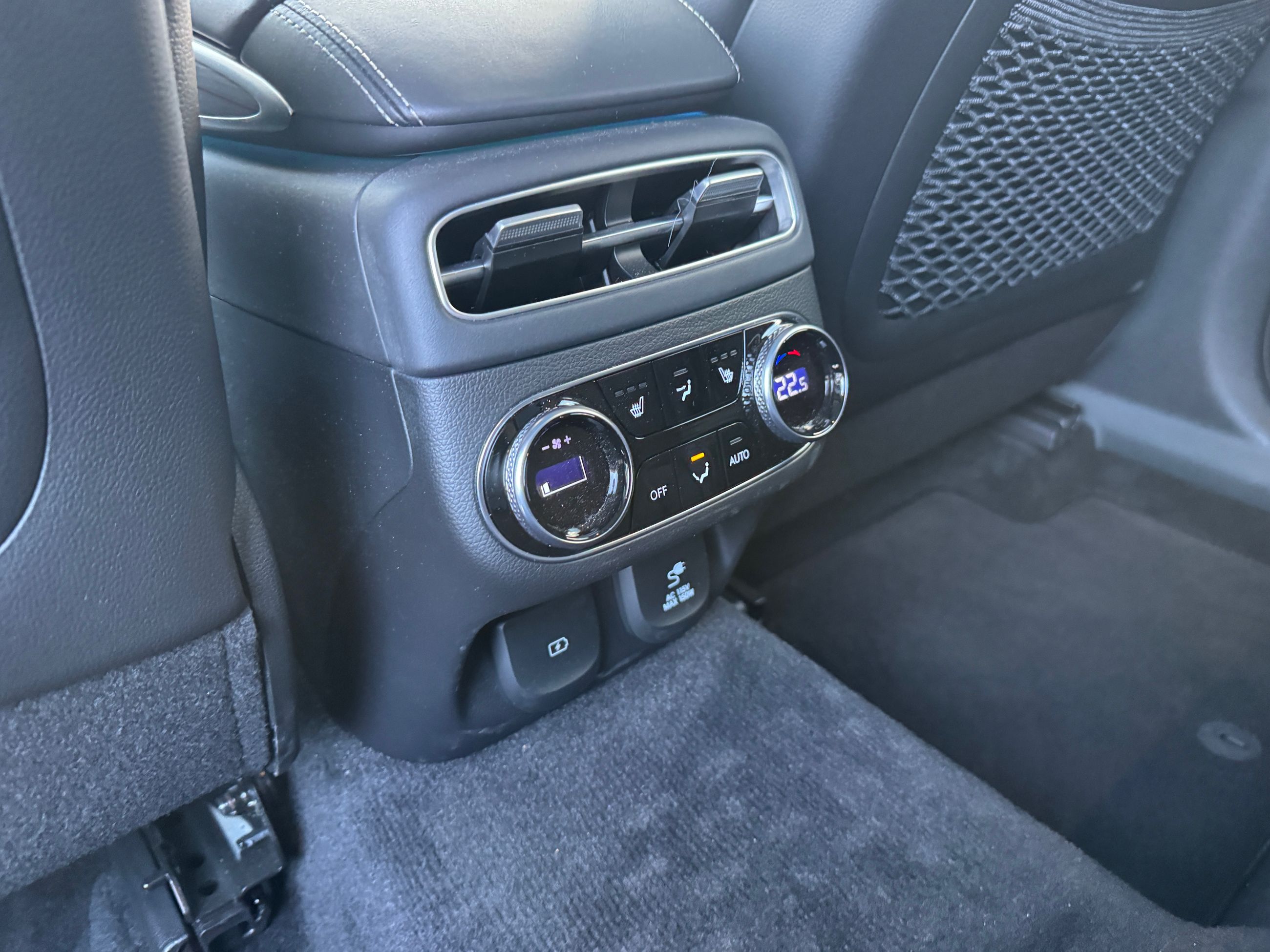 2023  GV70