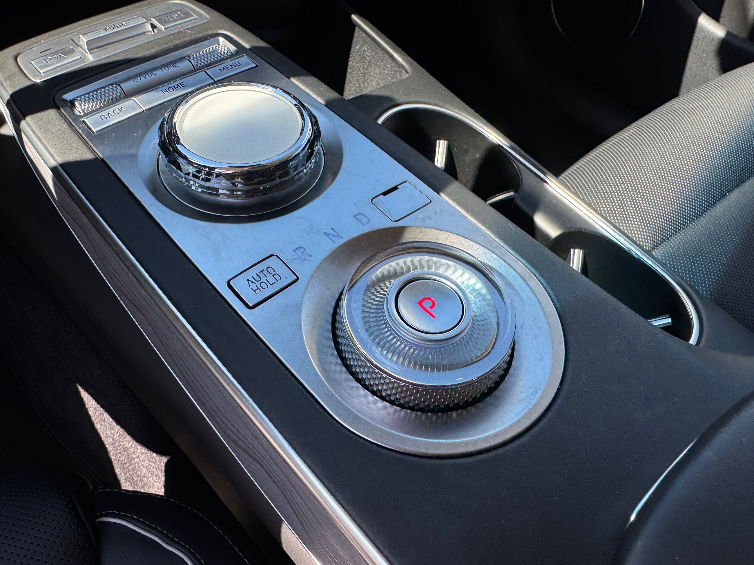 2025 GENESIS GV70