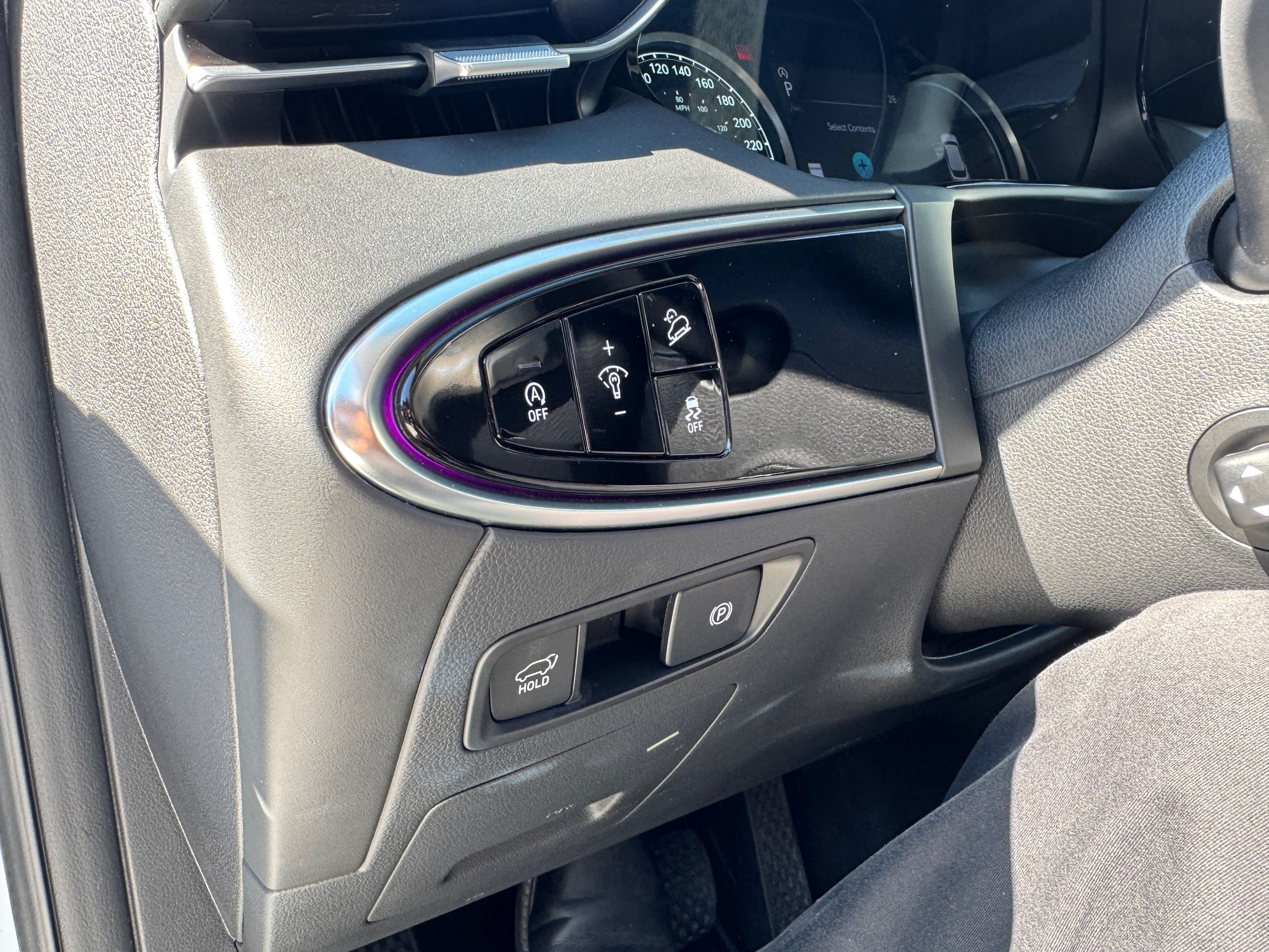 2025 GENESIS GV70