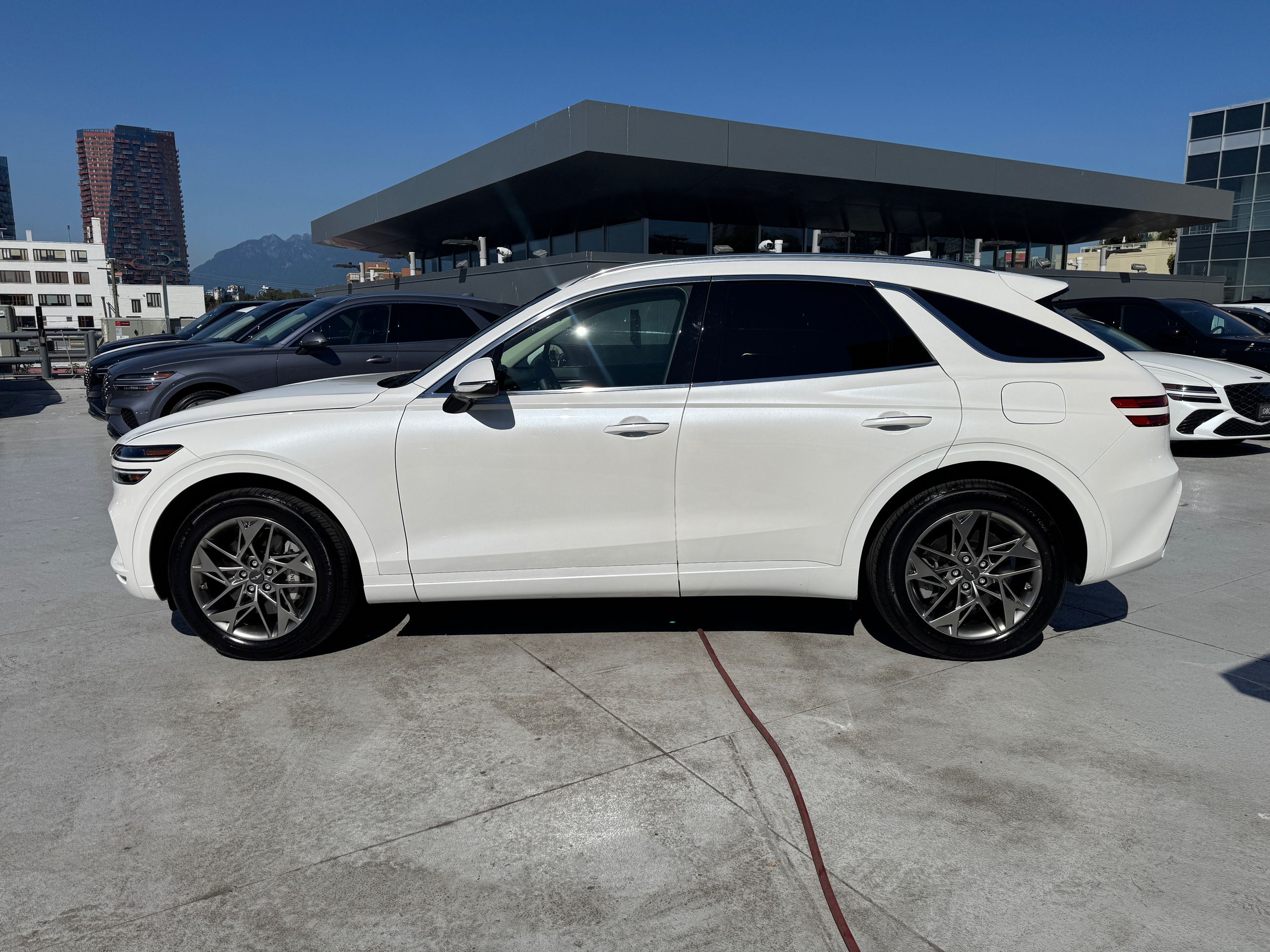 2025 GENESIS GV70