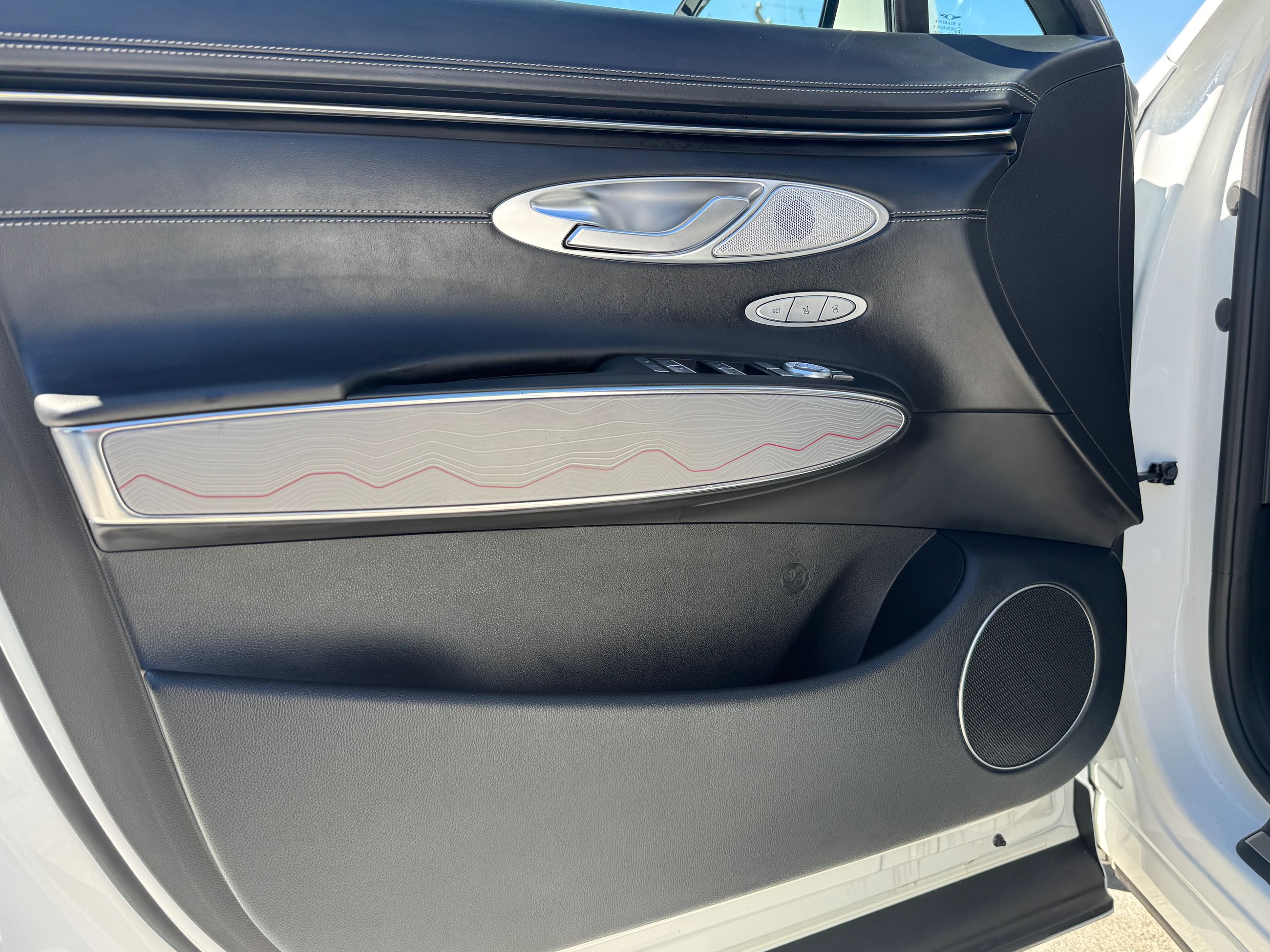 2025 GENESIS GV70
