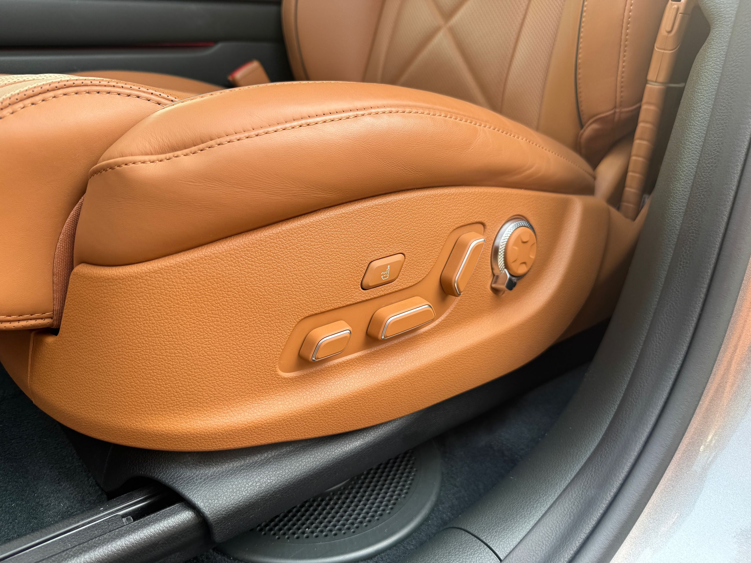 2025 GENESIS GV80