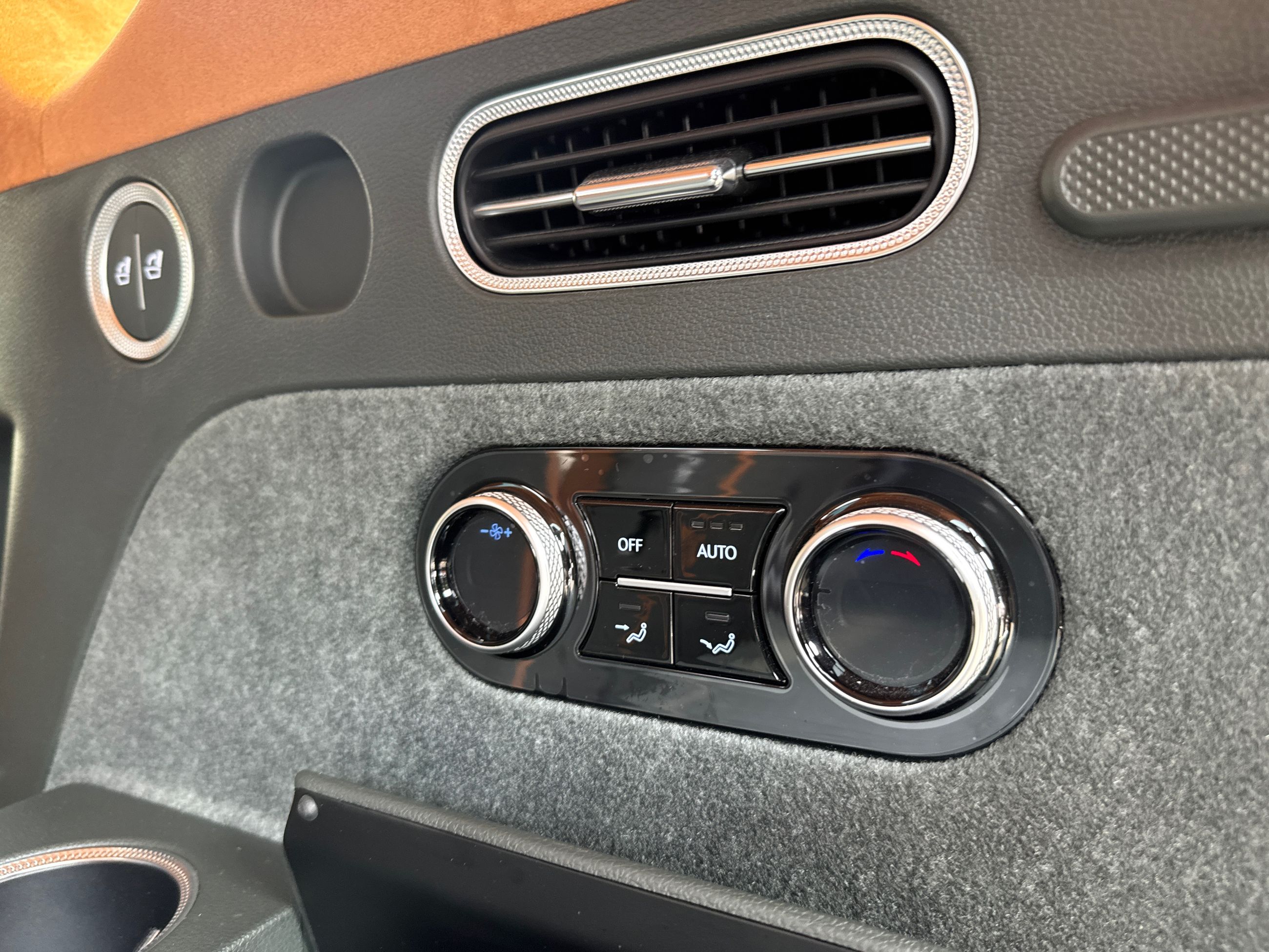 2025 GENESIS GV80