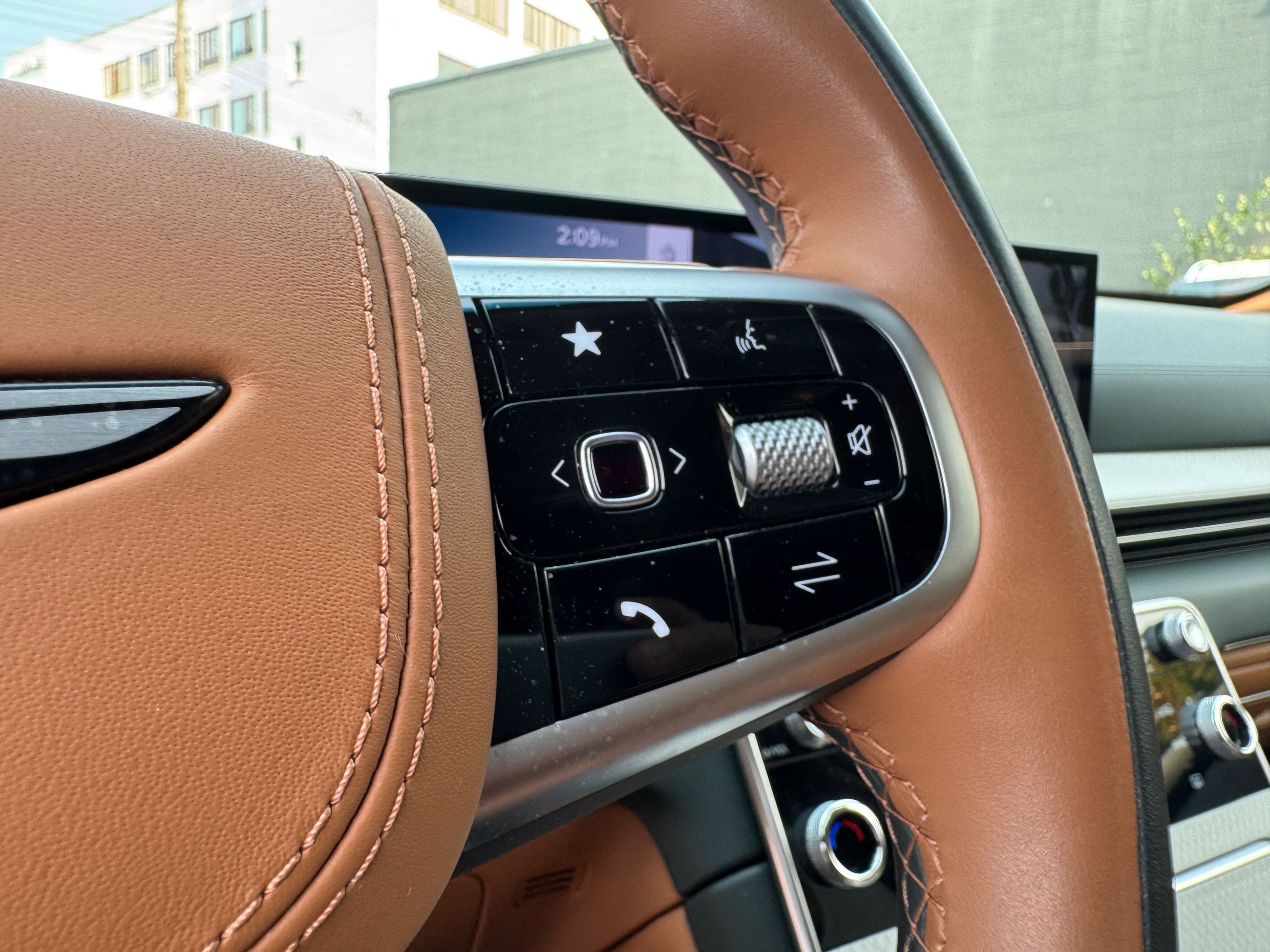 2025 GENESIS GV80