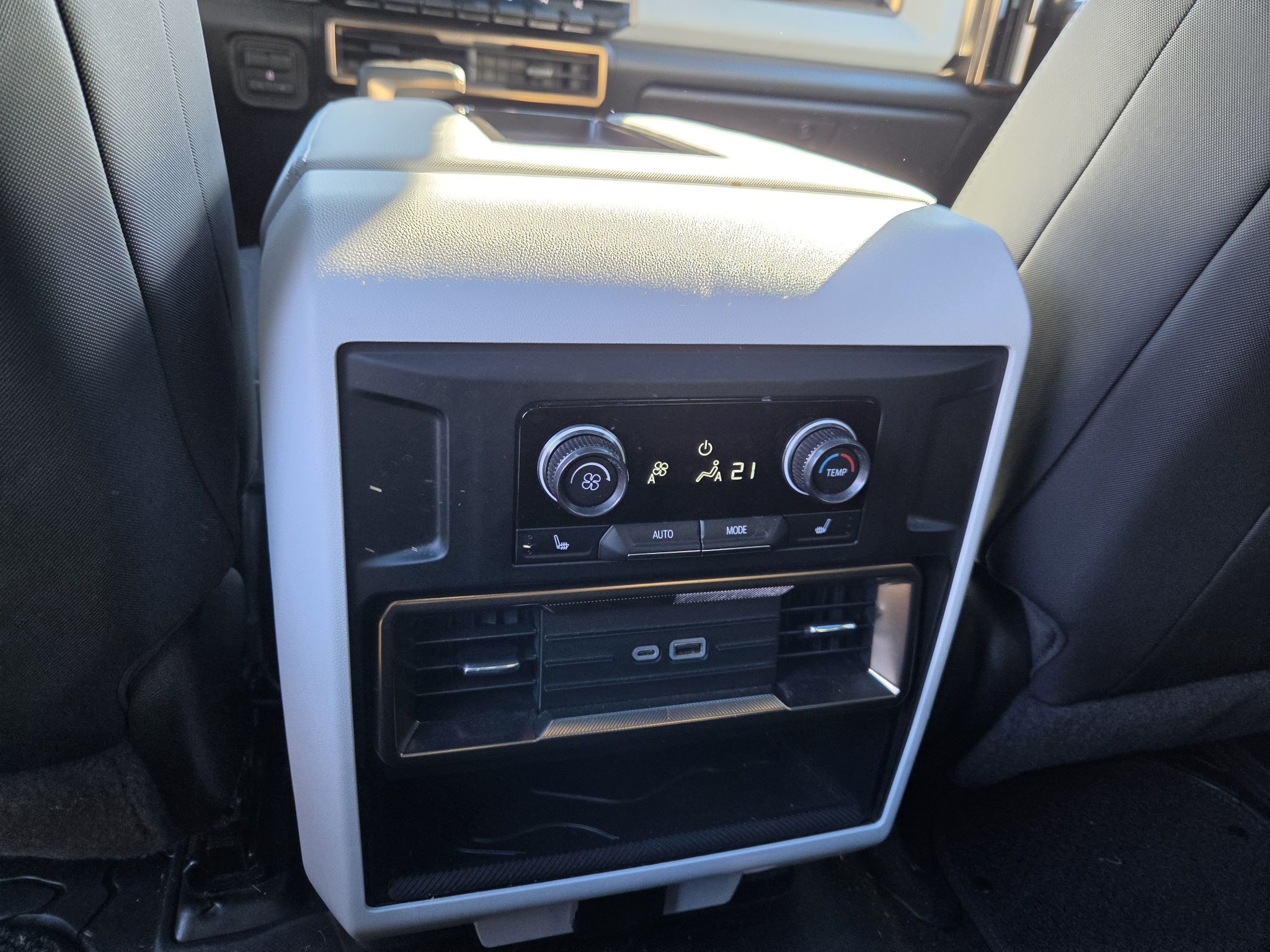 GMC HUMMER EV SUV  2024