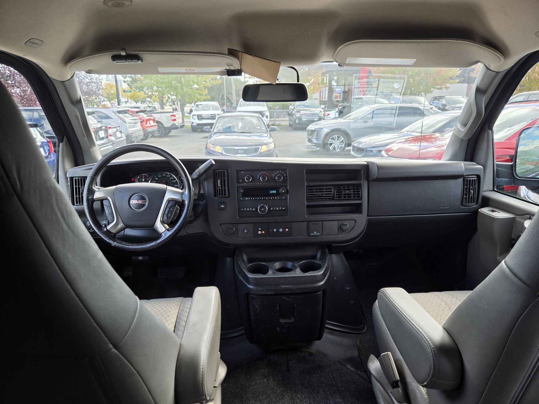 2017 GMC Savana Cargo Van in Dollard-des-Ormeaux, Quebec