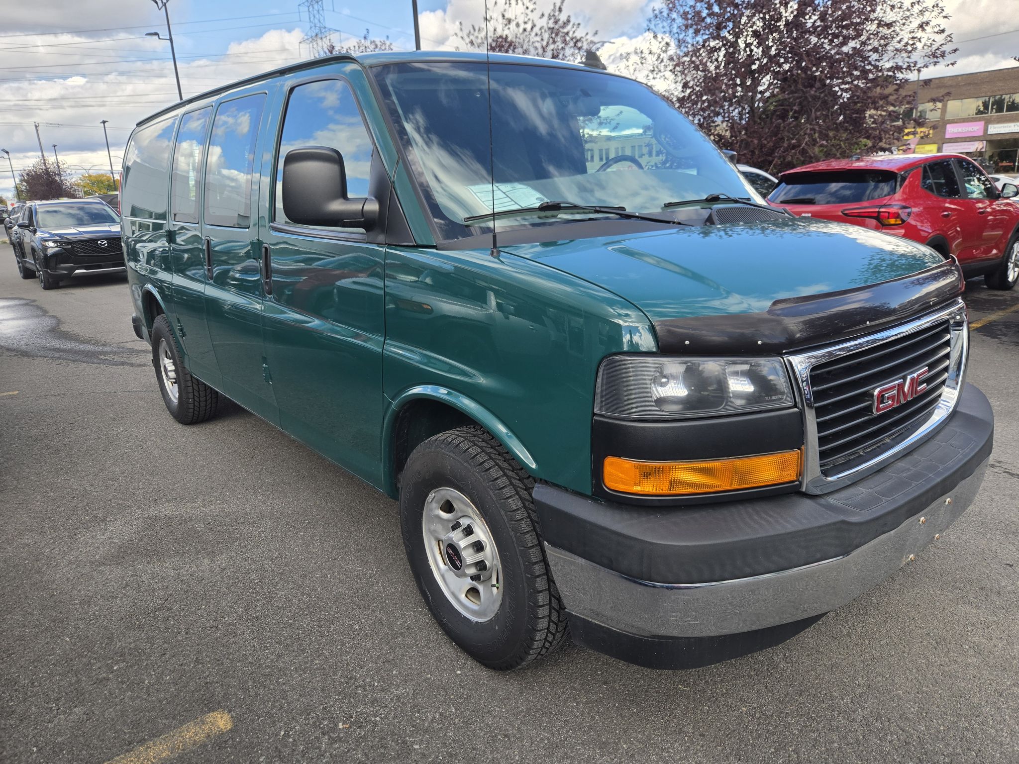 2017 GMC Savana Cargo Van in Dollard-des-Ormeaux, Quebec