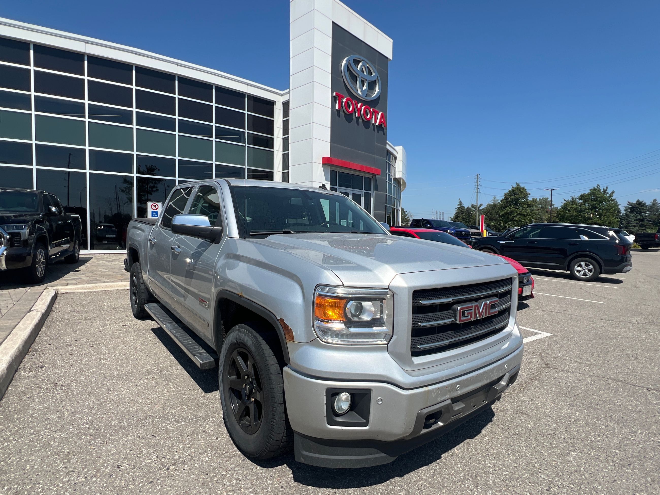 2014 GMC Sierra in Bolton, Ontario