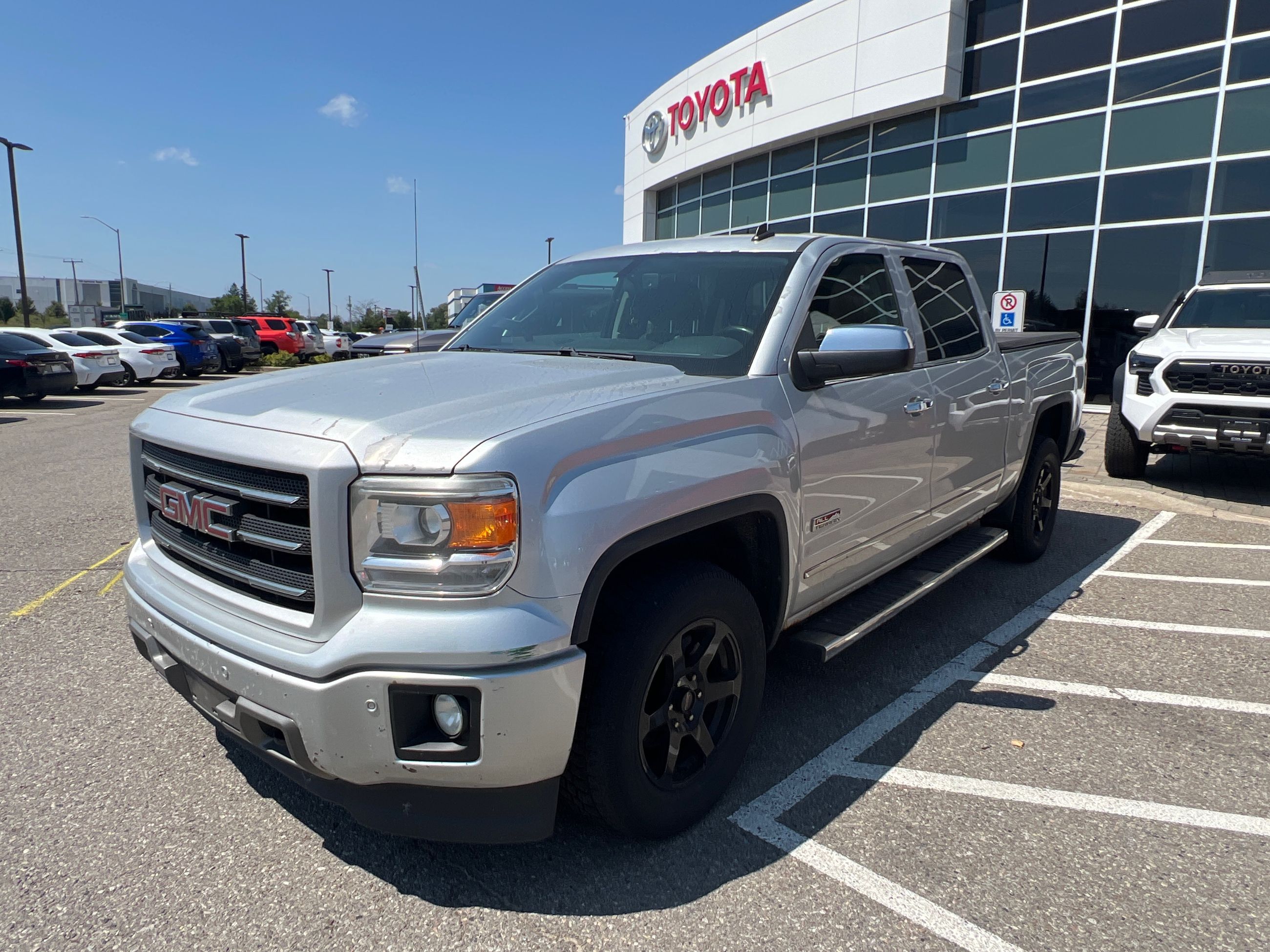 2014 GMC Sierra in Bolton, Ontario