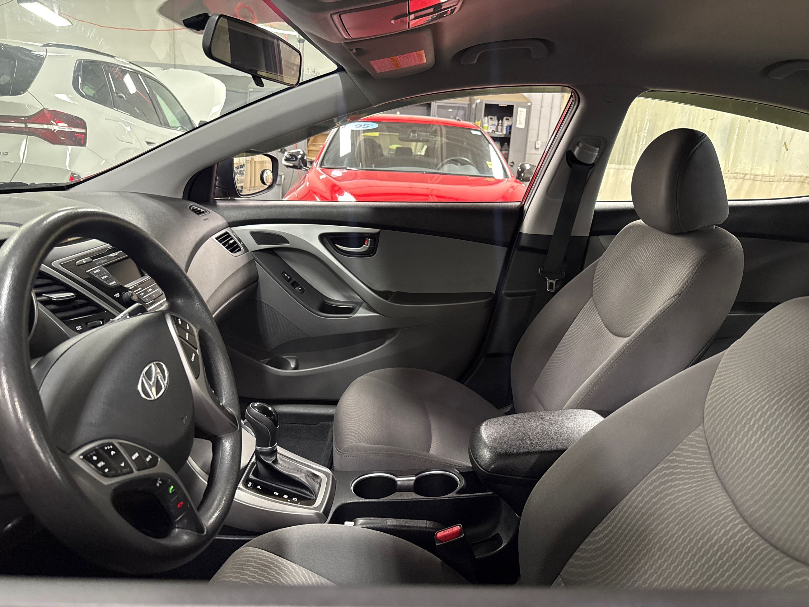 Hyundai Elantra  2014 à Calgary, Alberta