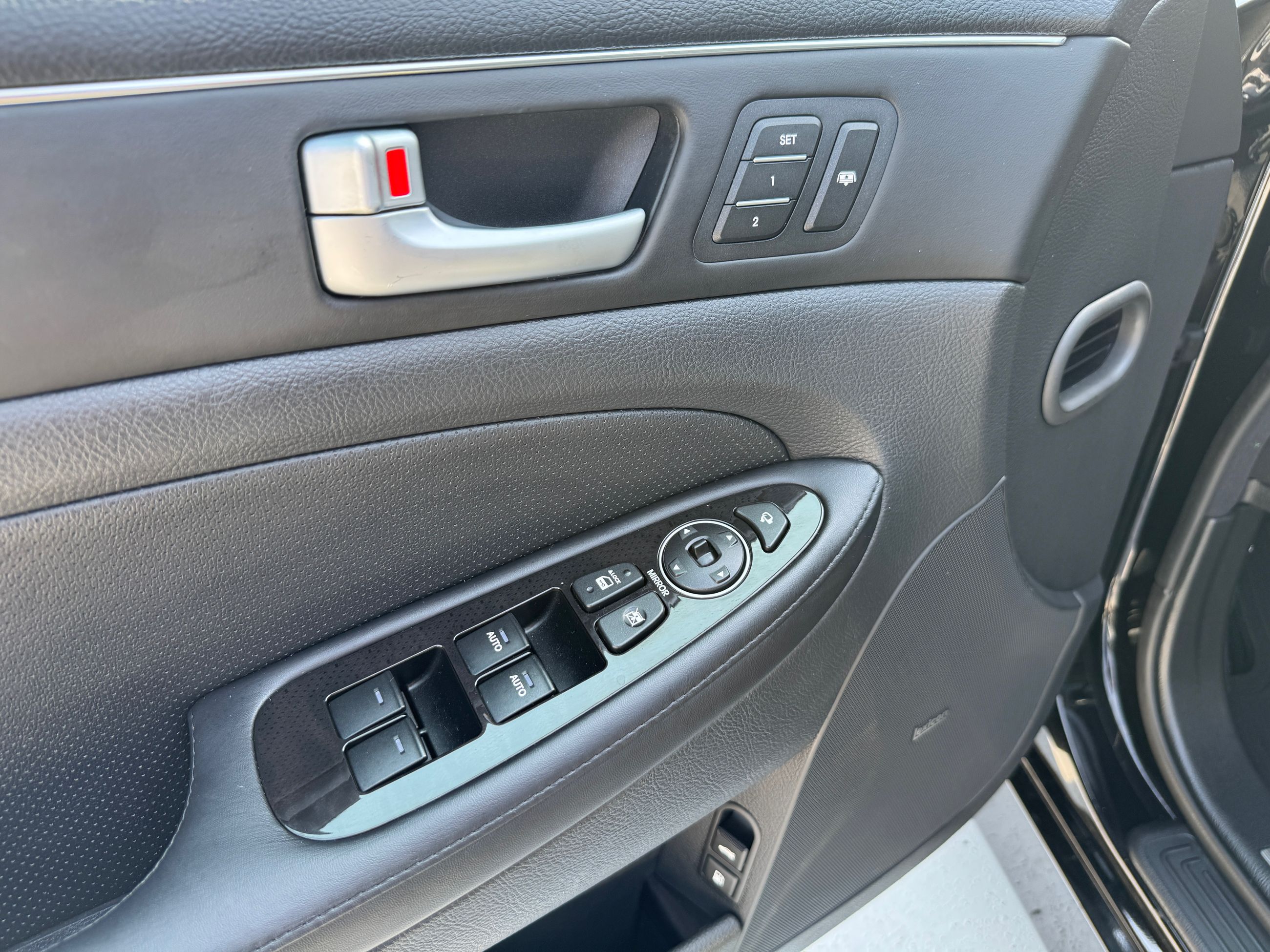 2013 Hyundai Genesis Sedan