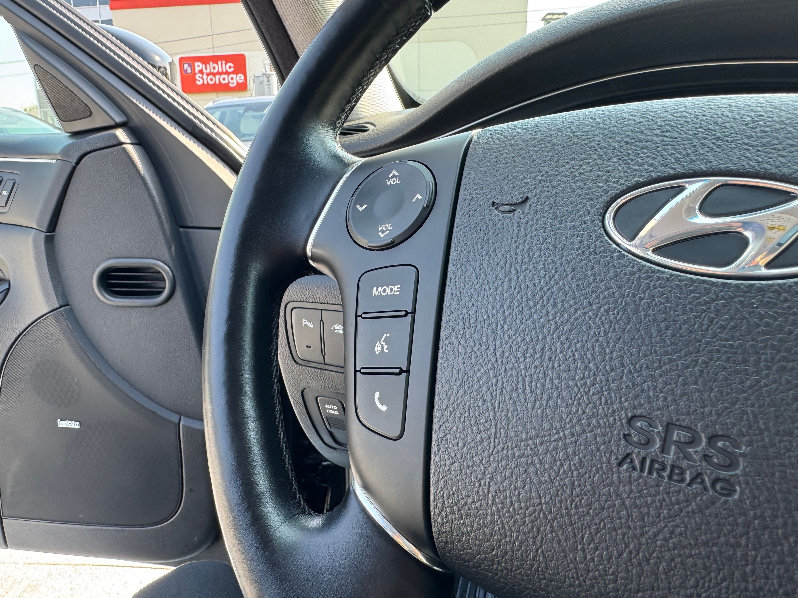 2013 Hyundai Genesis Sedan