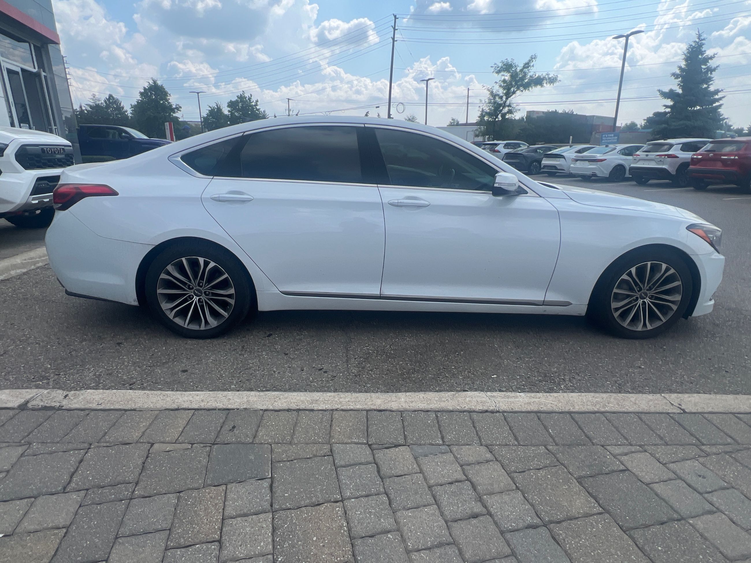 Hyundai Genesis  2015 à Bolton, Ontario