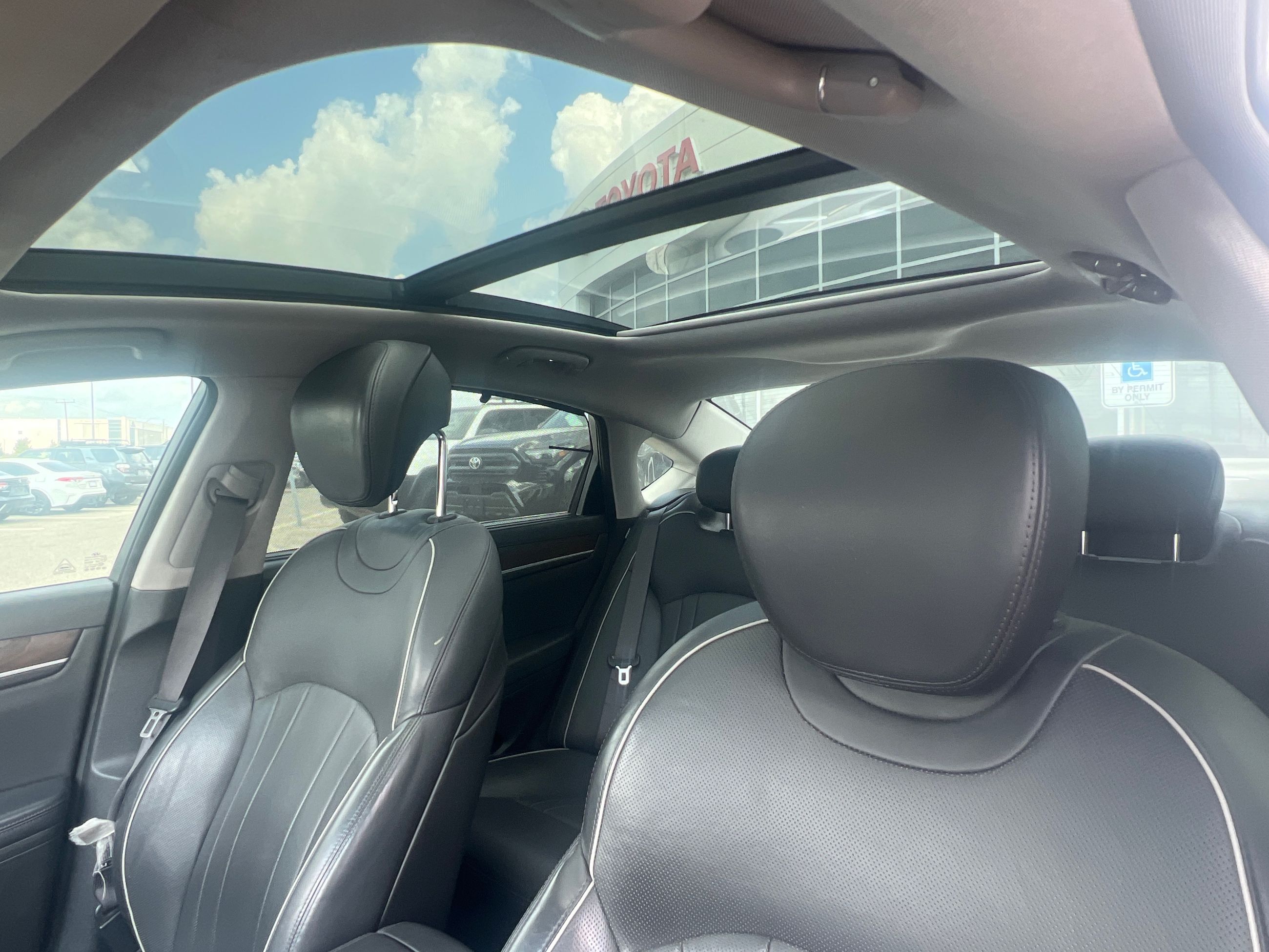 Hyundai Genesis  2015 à Bolton, Ontario