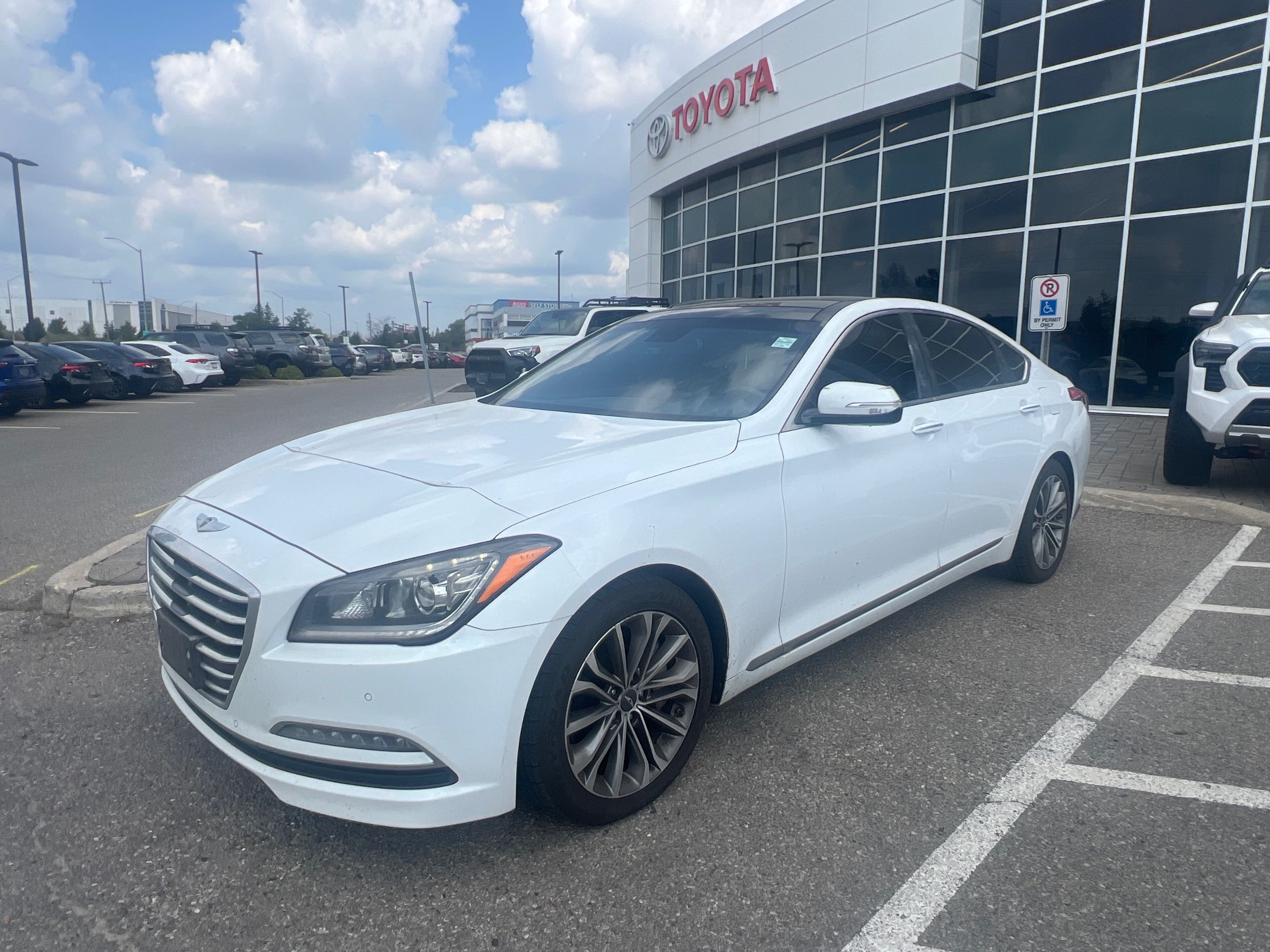 Hyundai Genesis  2015 à Bolton, Ontario