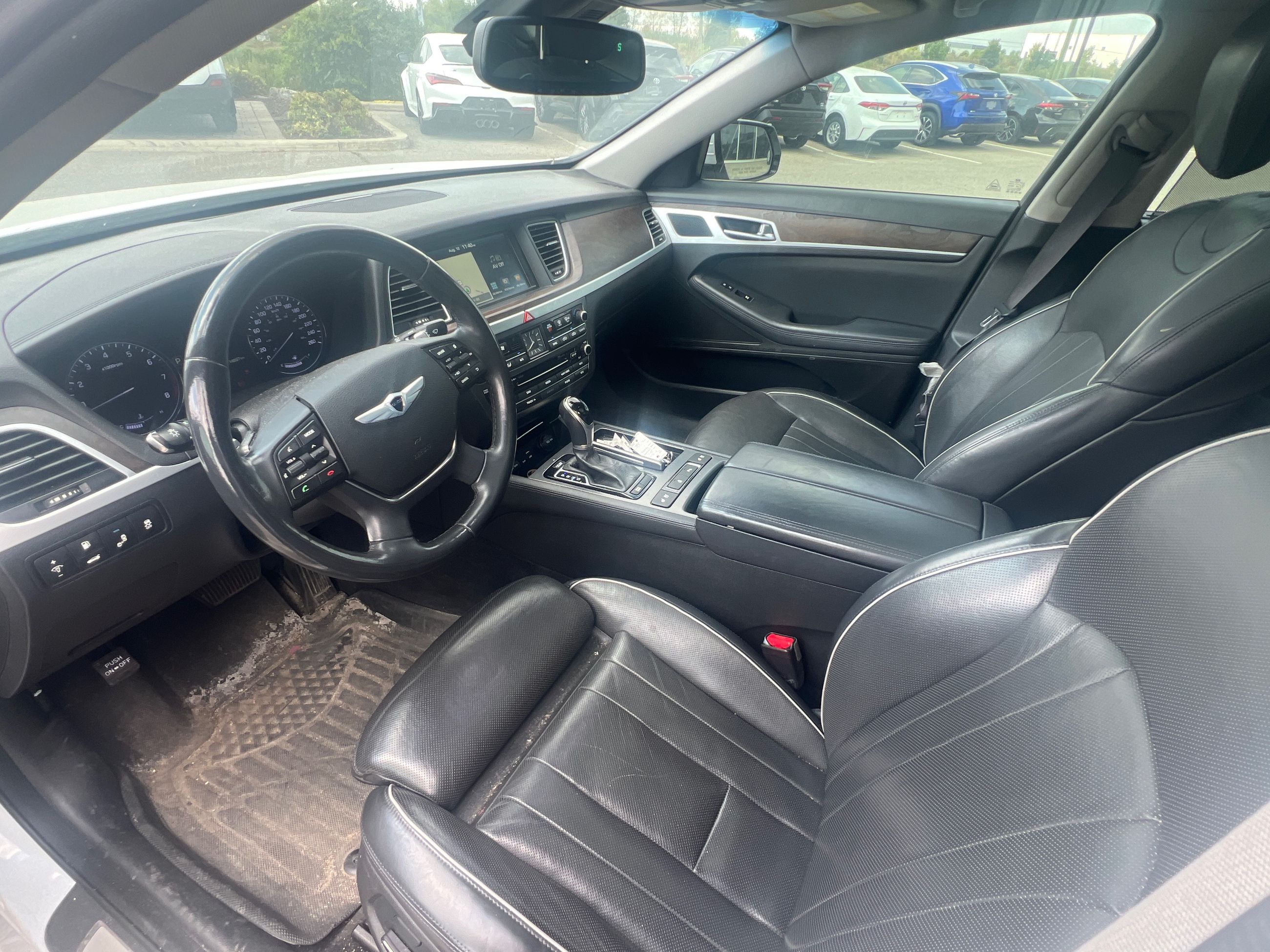 Hyundai Genesis  2015 à Bolton, Ontario