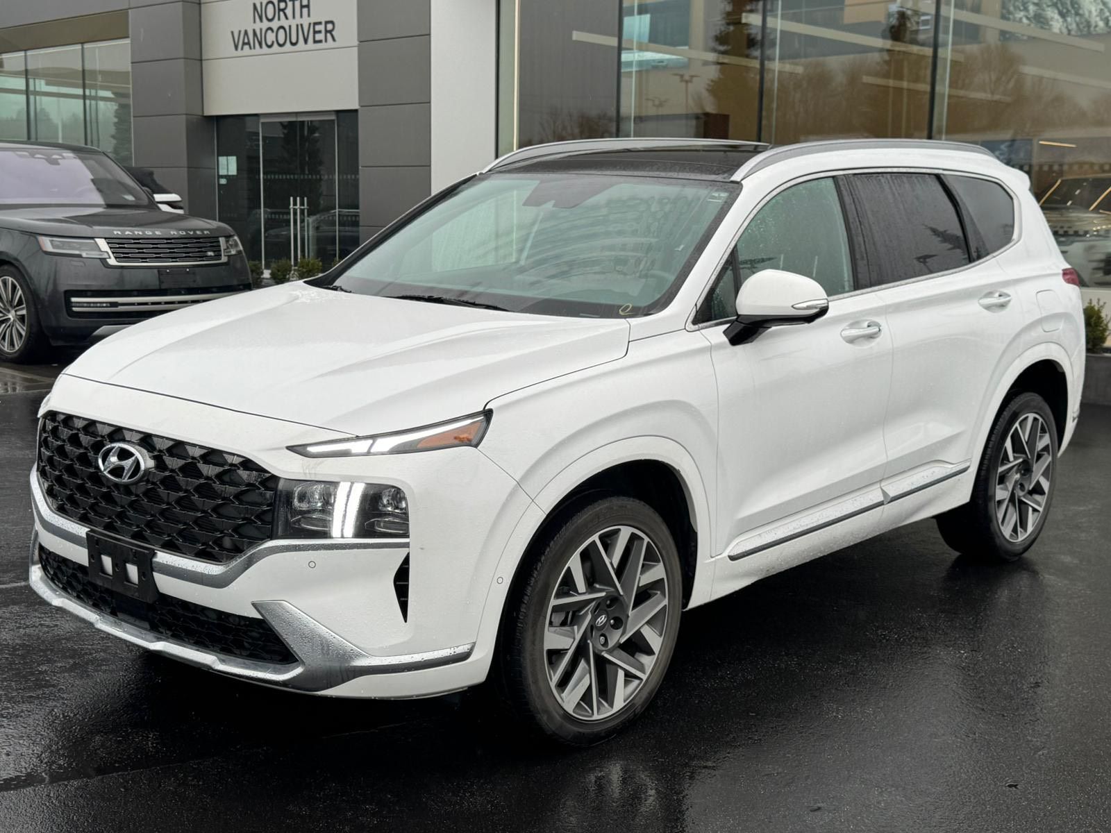 2023 Hyundai Santa Fe in North Vancouver, British Columbia