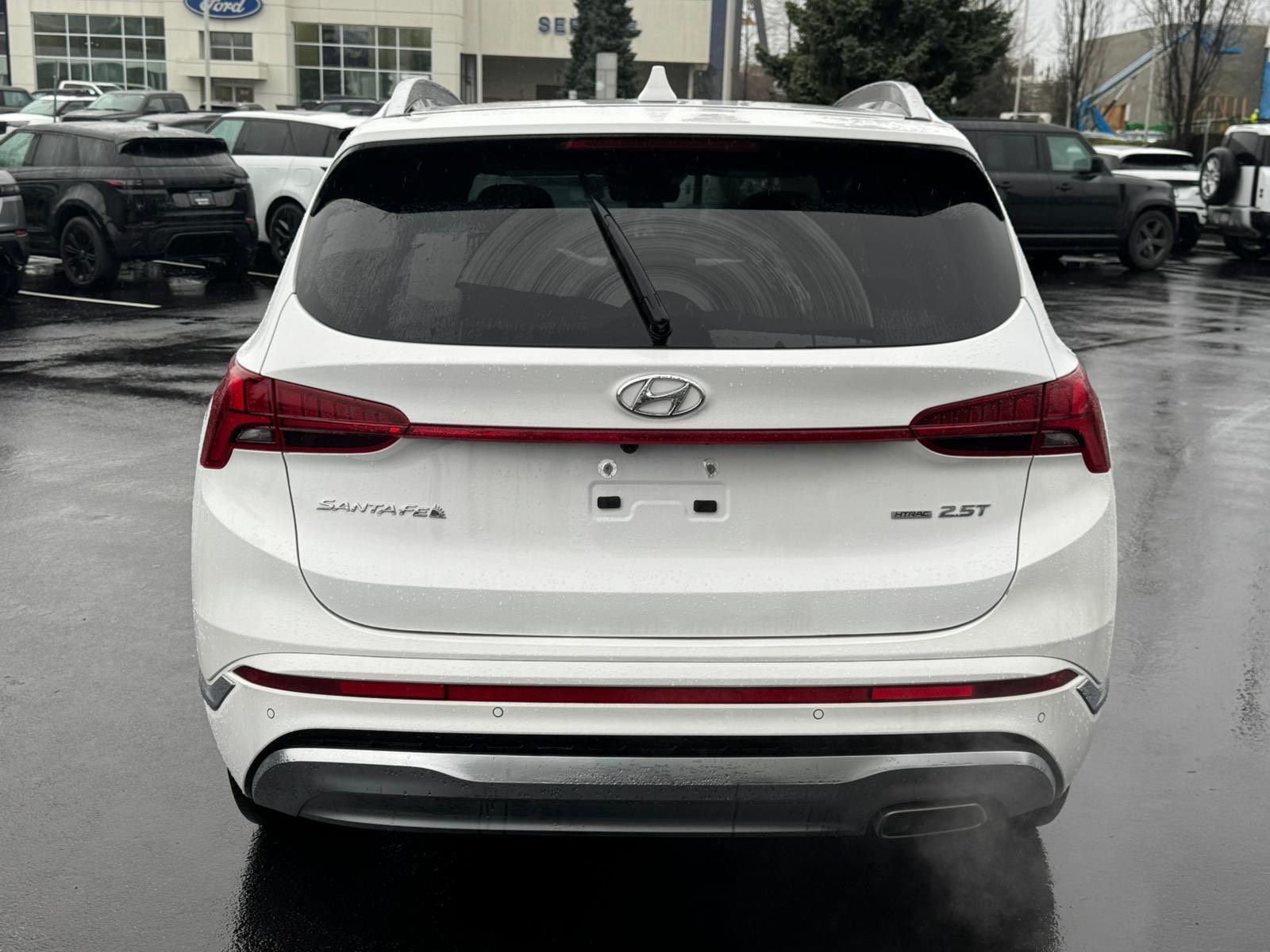 2023 Hyundai Santa Fe in North Vancouver, British Columbia
