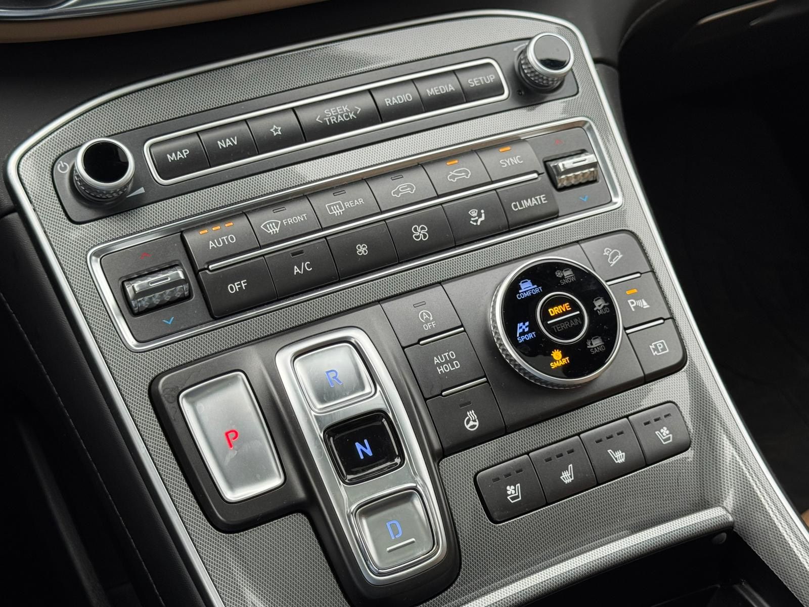 2023 Hyundai Santa Fe in North Vancouver, British Columbia