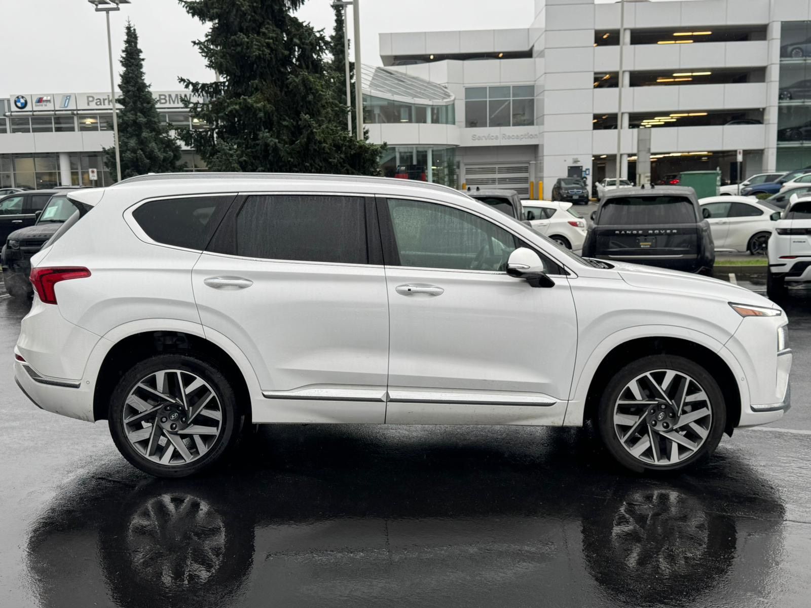2023 Hyundai Santa Fe in North Vancouver, British Columbia