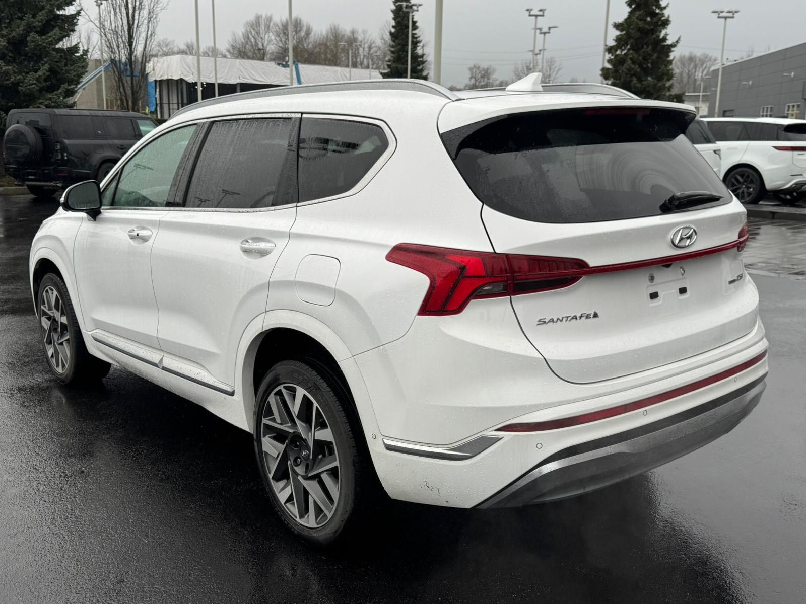 2023 Hyundai Santa Fe in North Vancouver, British Columbia