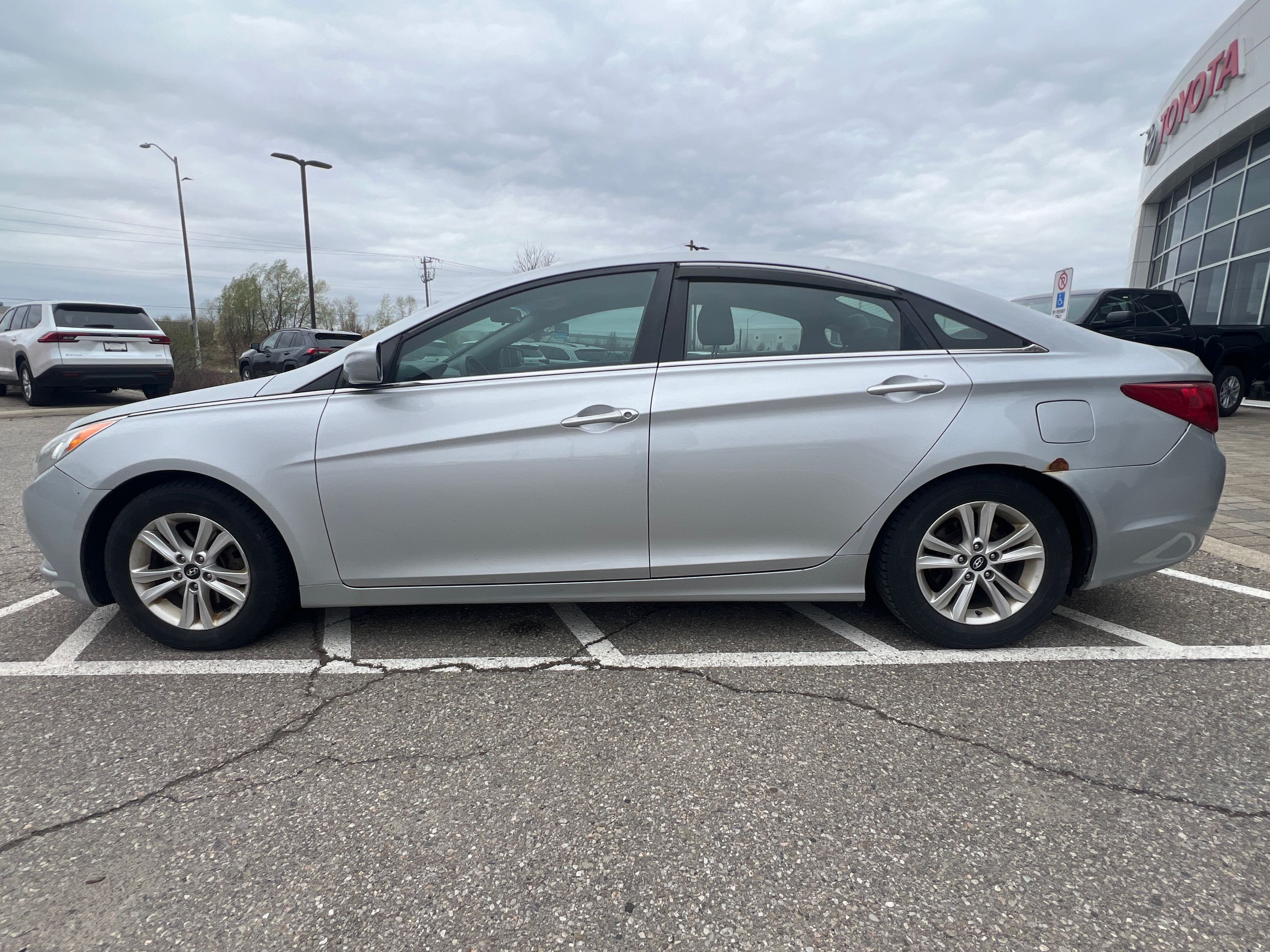 2013 Hyundai Sonata in Bolton, Ontario