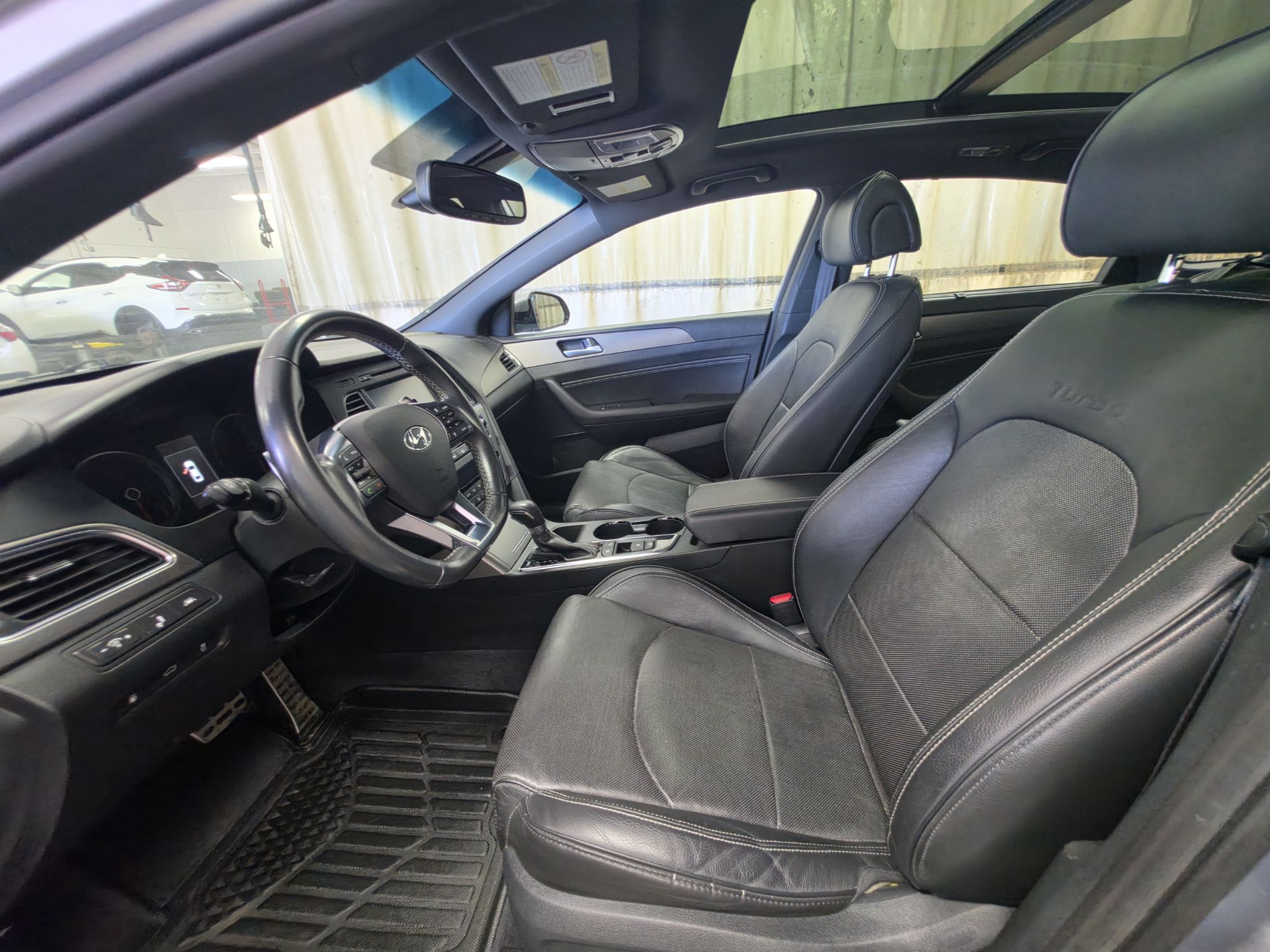 Hyundai Sonata  2015 à Calgary, Alberta
