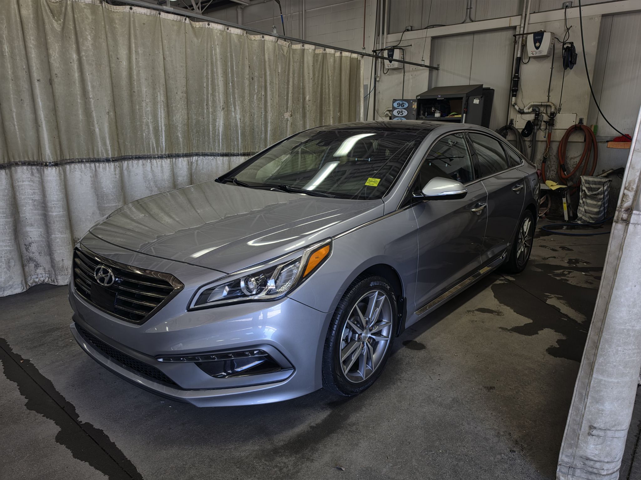 Hyundai Sonata  2015 à Calgary, Alberta