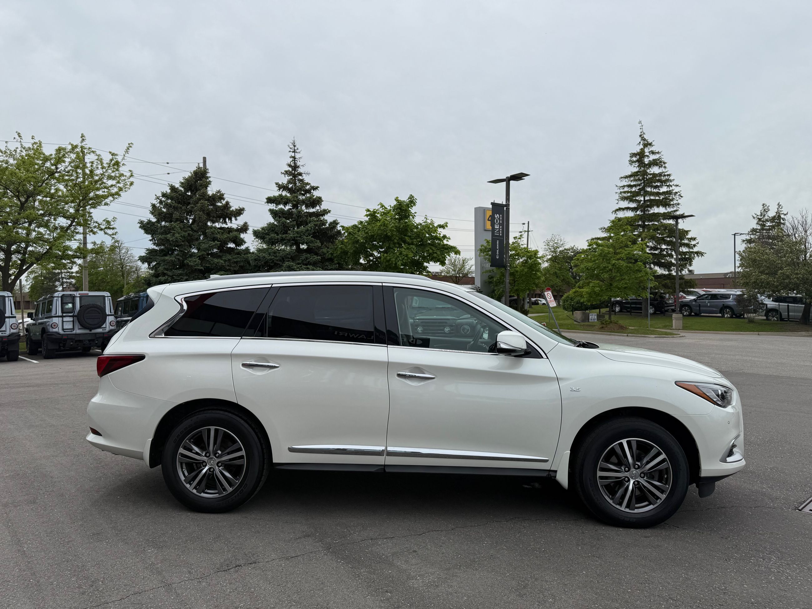 2016 Infiniti QX60 in Mississauga, Ontario
