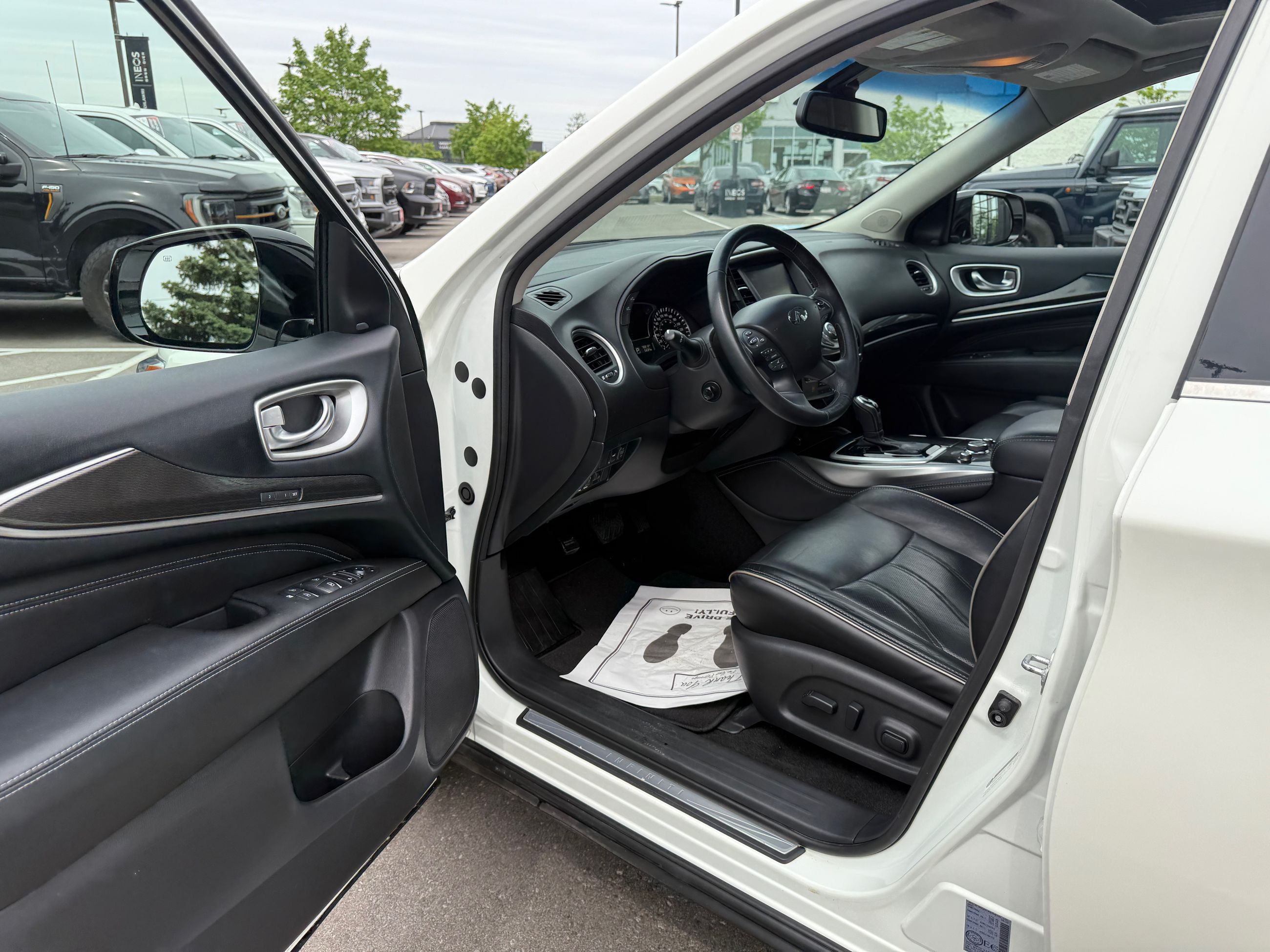 2016 Infiniti QX60 in Mississauga, Ontario