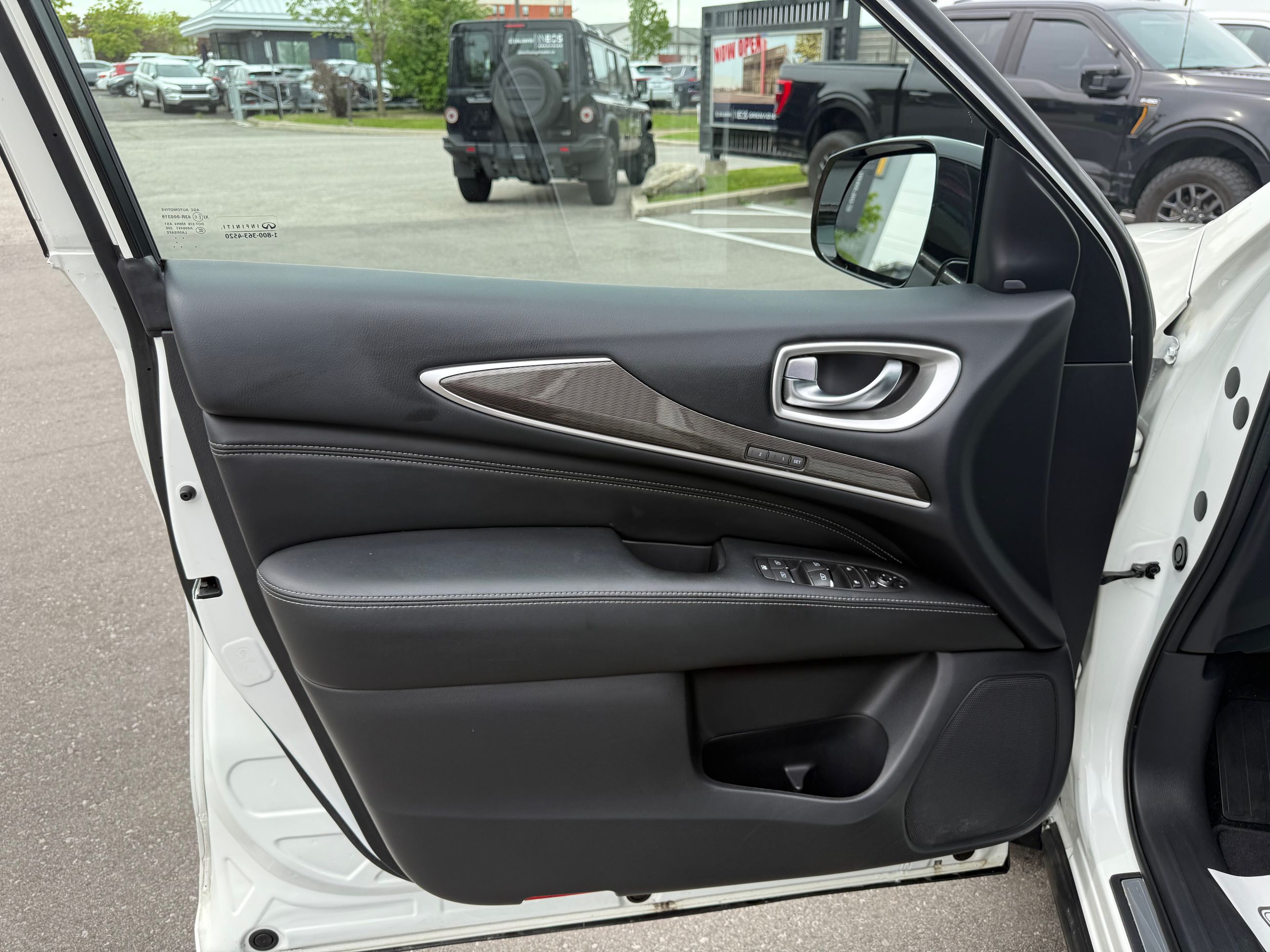 2016 Infiniti QX60 in Mississauga, Ontario