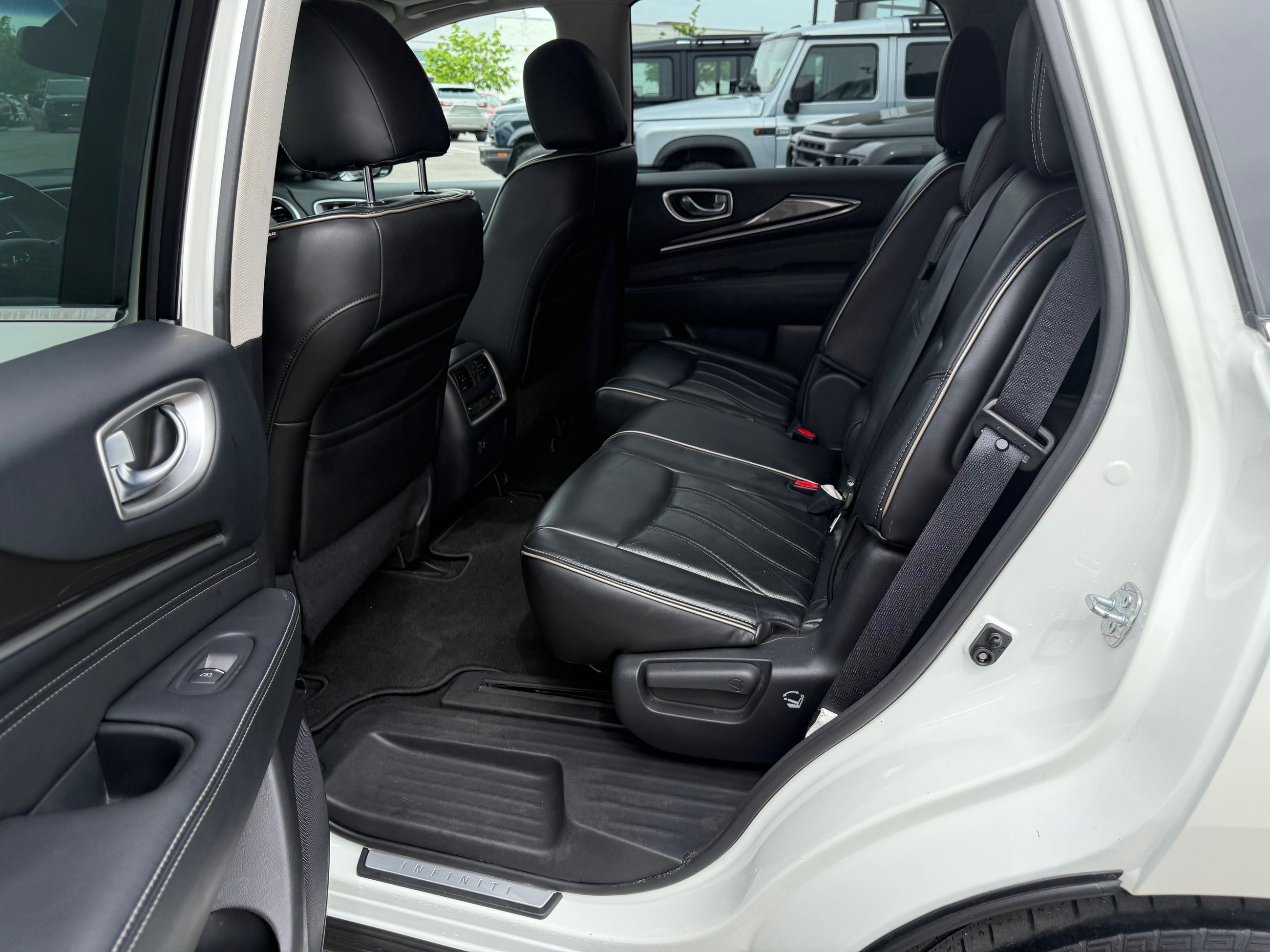 2016 Infiniti QX60 in Mississauga, Ontario
