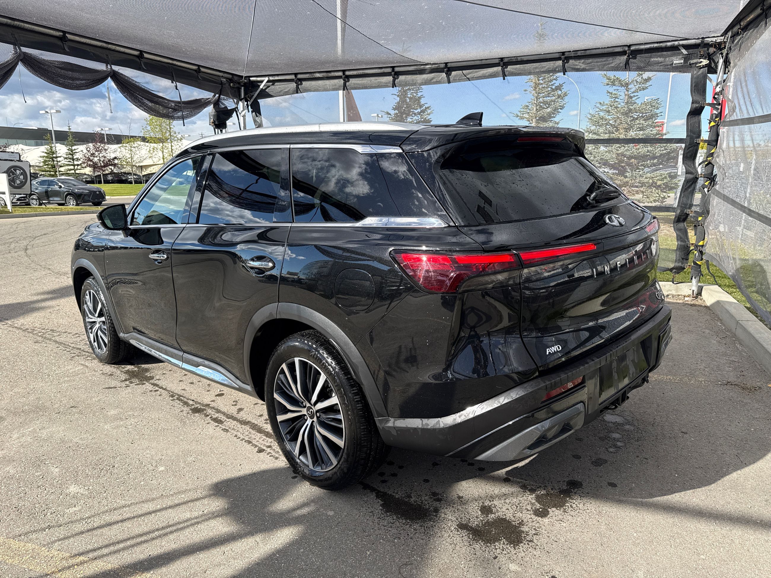 Photo 2023 Infiniti QX60 AWD Sensory *FRESH ARRIVAL* #2