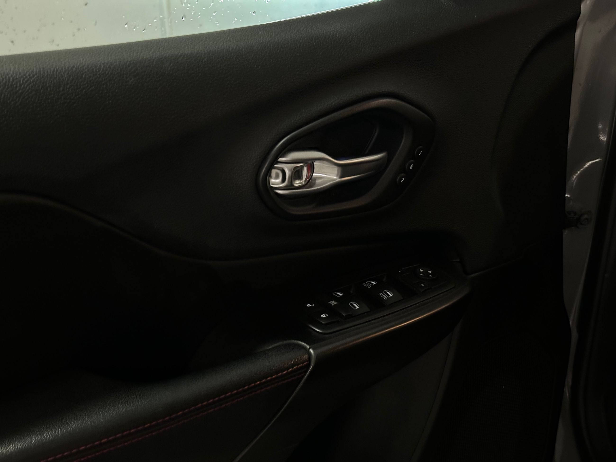 2019 Jeep Cherokee in Vancouver, British Columbia