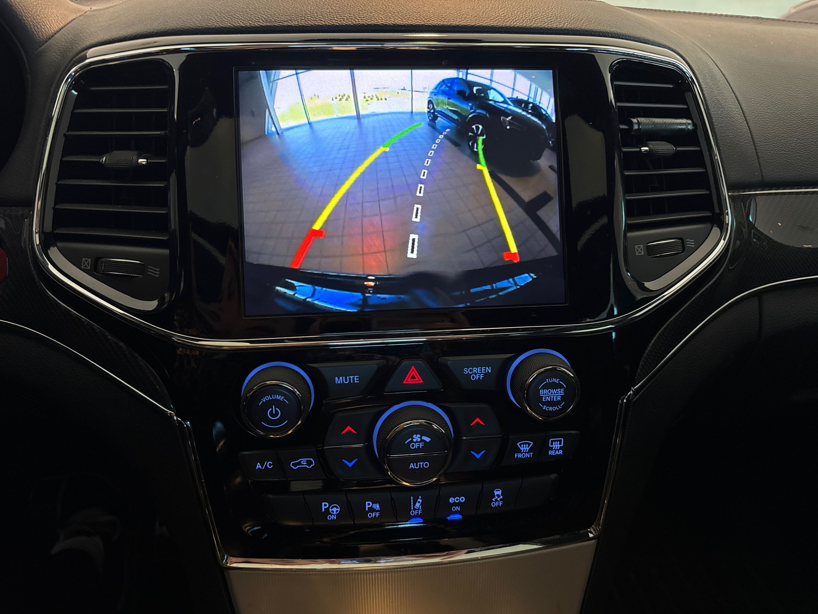 2019 Jeep Grand Cherokee 4X4 in Toronto, Ontario