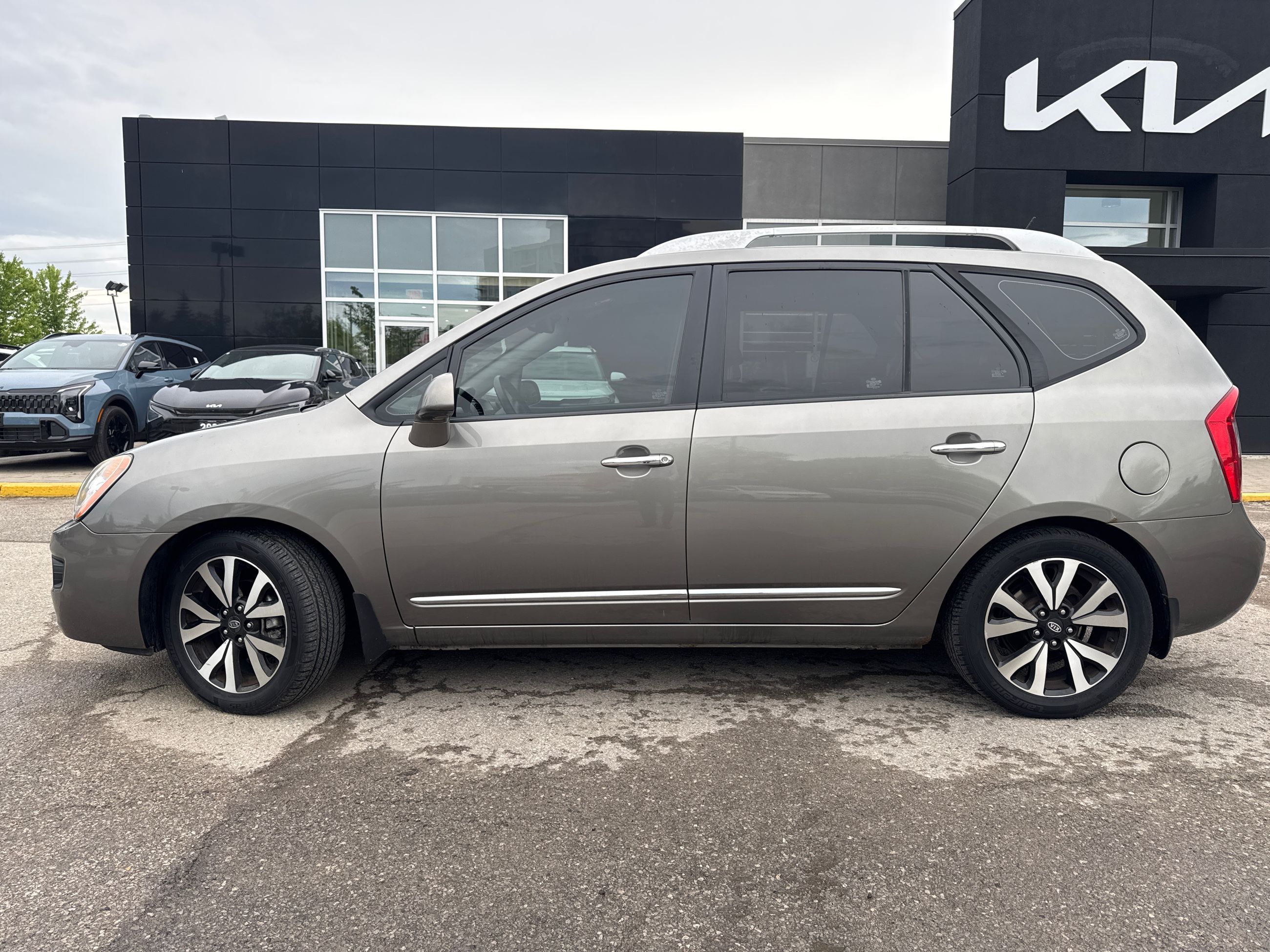 2011 Kia Rondo in Markham, Ontario