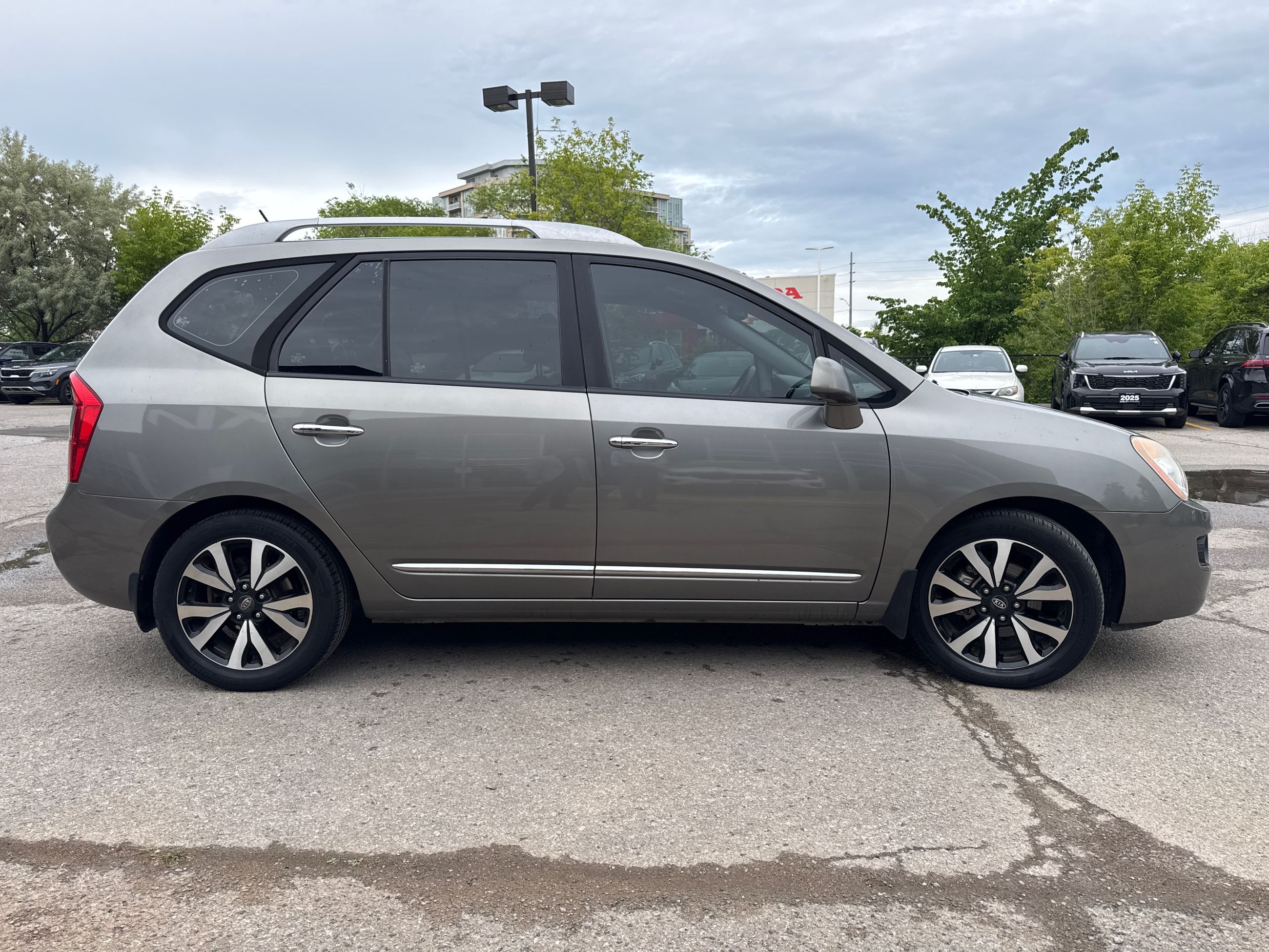 2011 Kia Rondo in Markham, Ontario