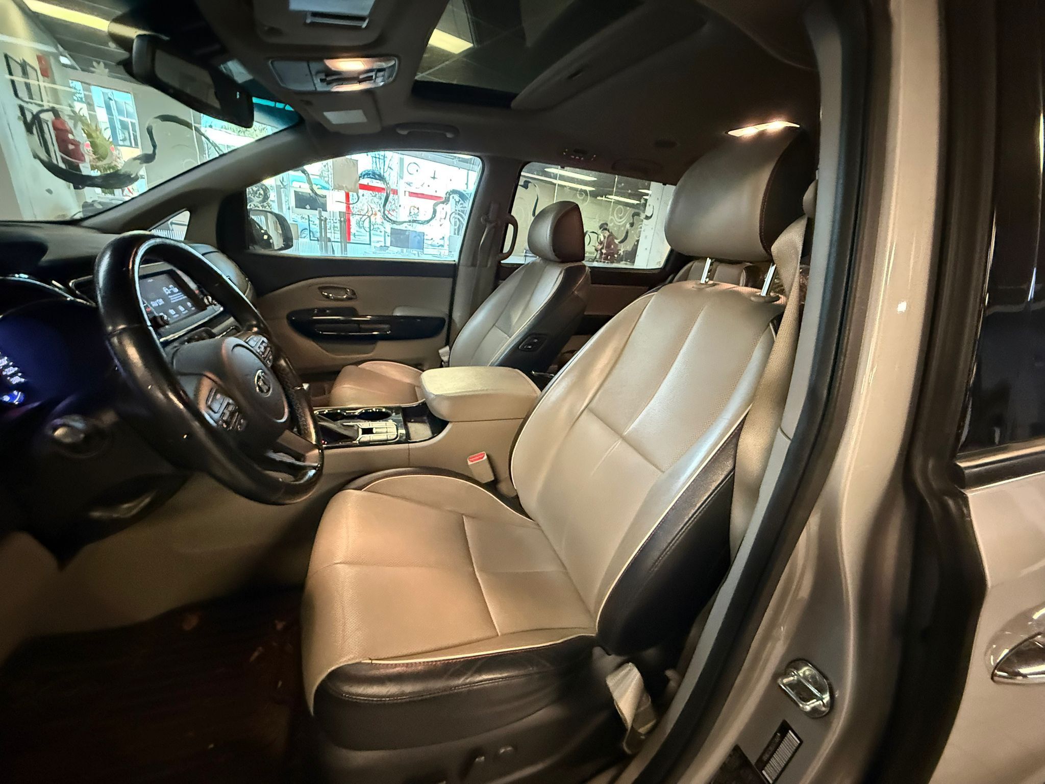 2020 Kia Sedona in Vancouver, British Columbia