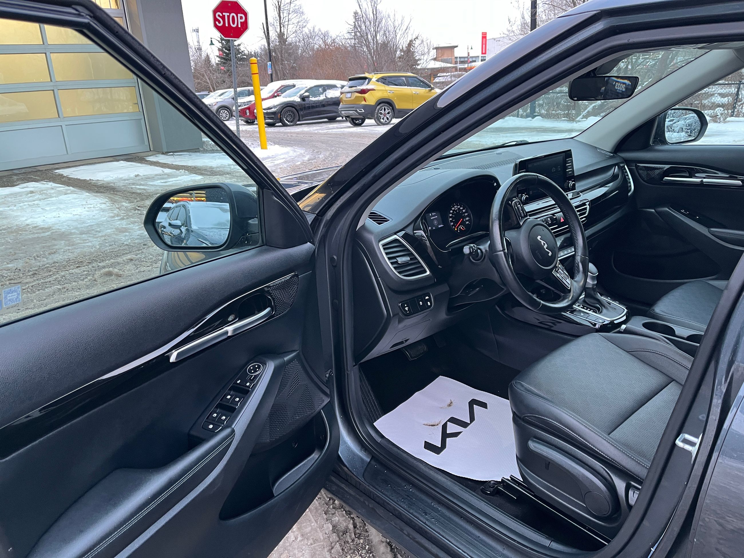 2023 Kia Seltos in Markham, Ontario