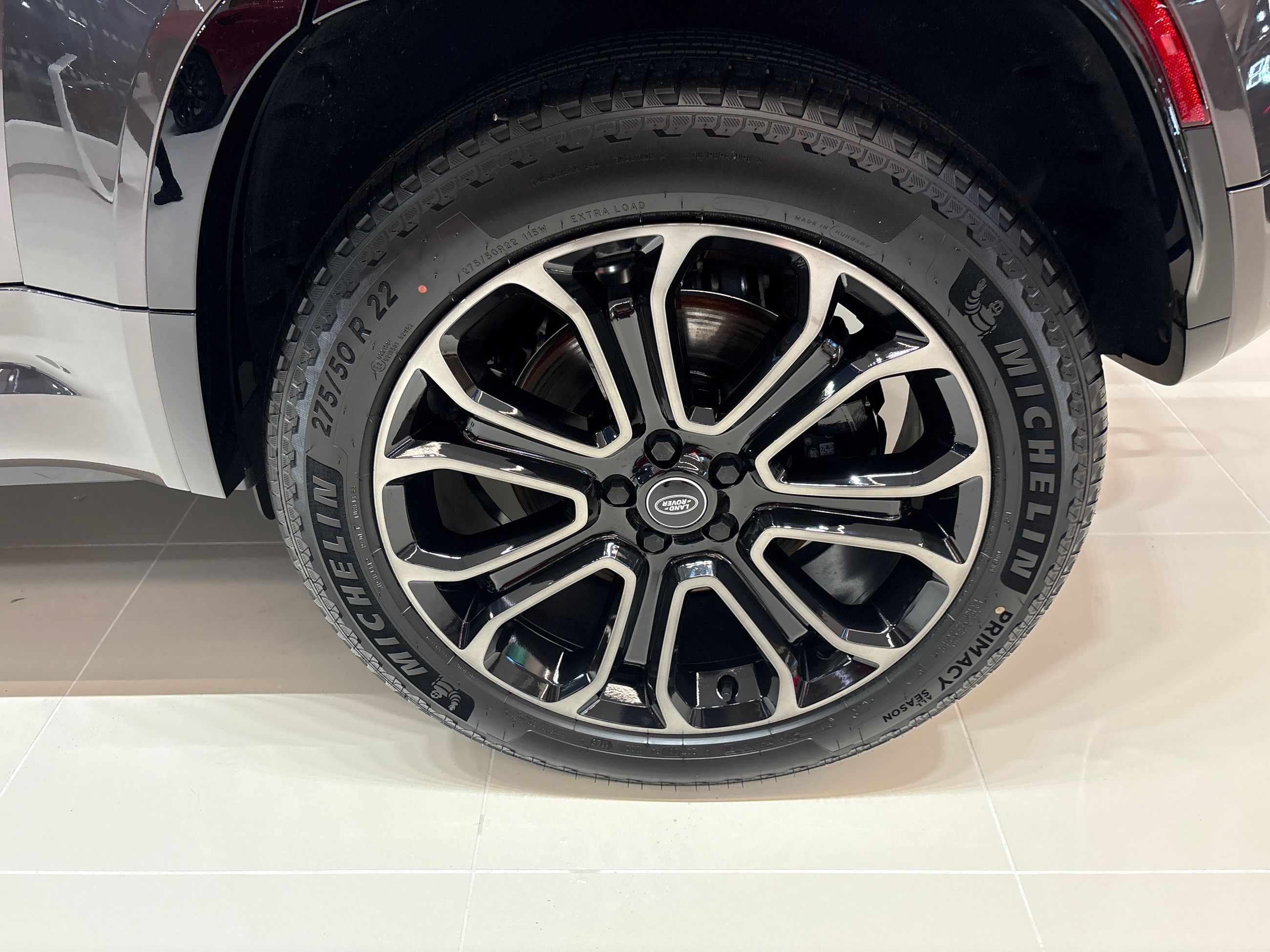 2025  Defender 110 Mild Hybrid