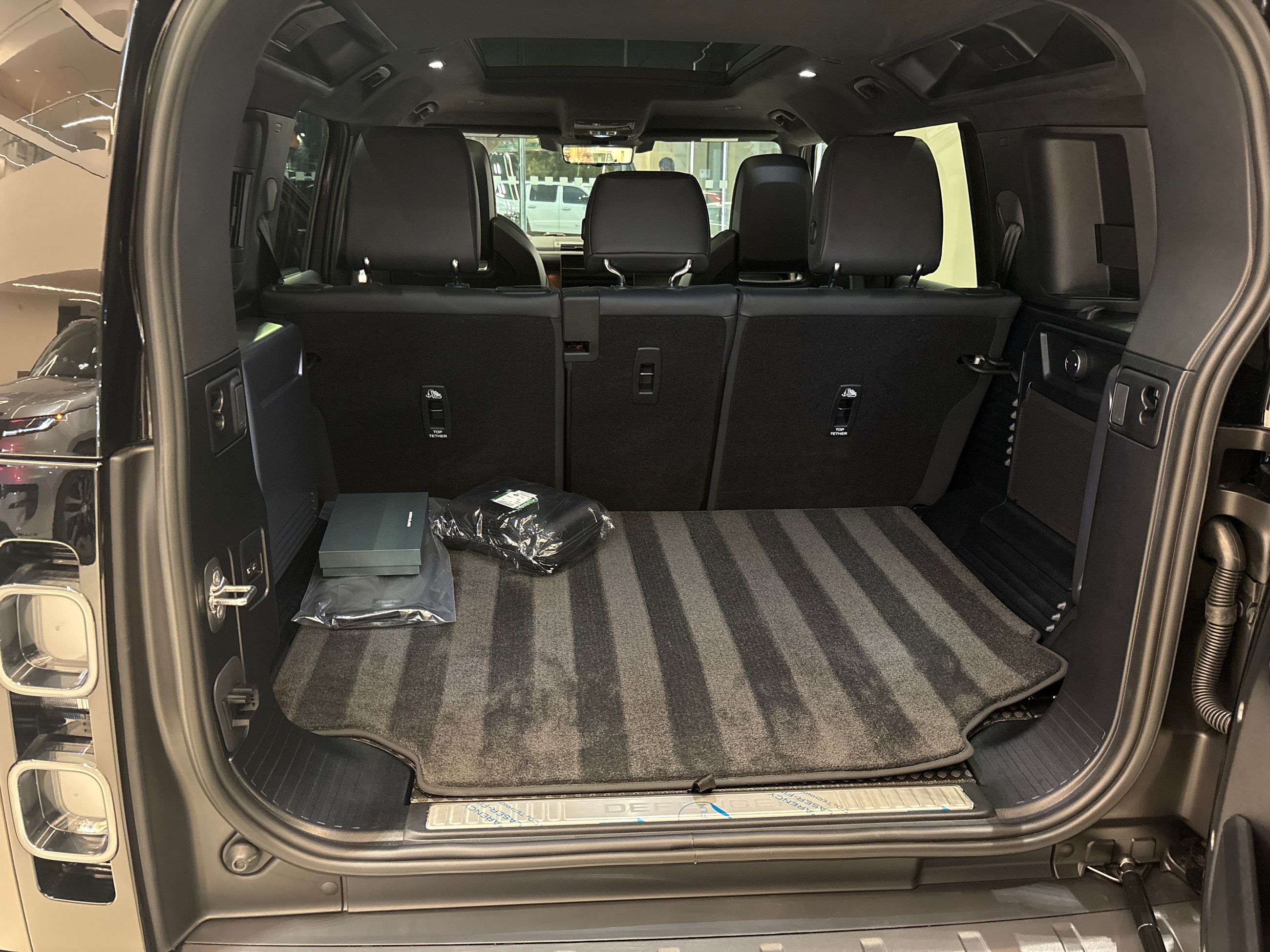 2025  Defender 110 Mild Hybrid