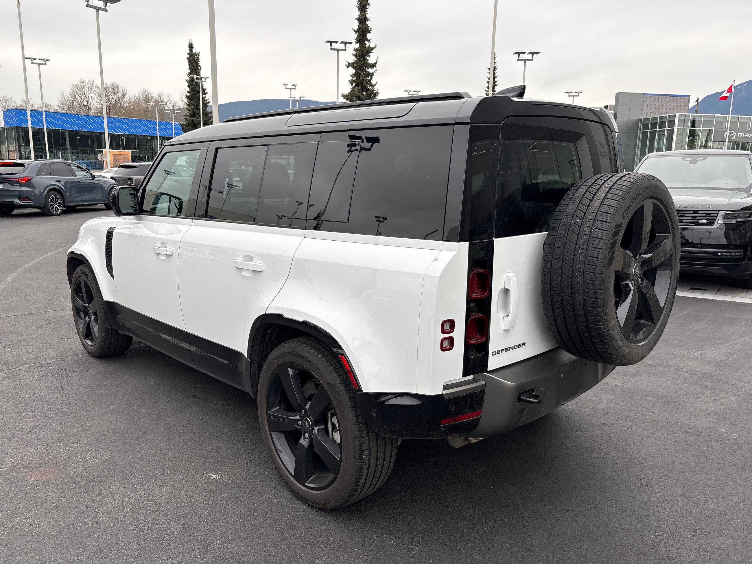 Land Rover Defender 110 Mild Hybrid  2025 à North Vancouver, Colombie-Britannique