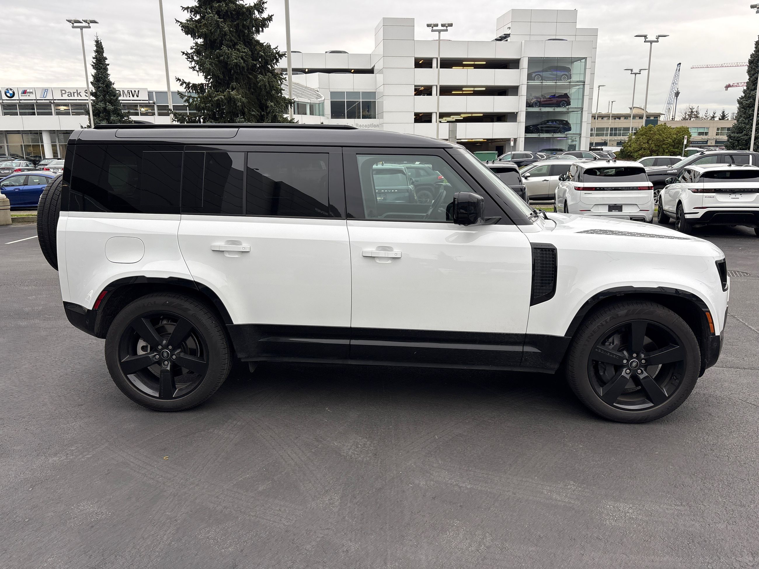 Land Rover Defender 110 Mild Hybrid  2025 à North Vancouver, Colombie-Britannique
