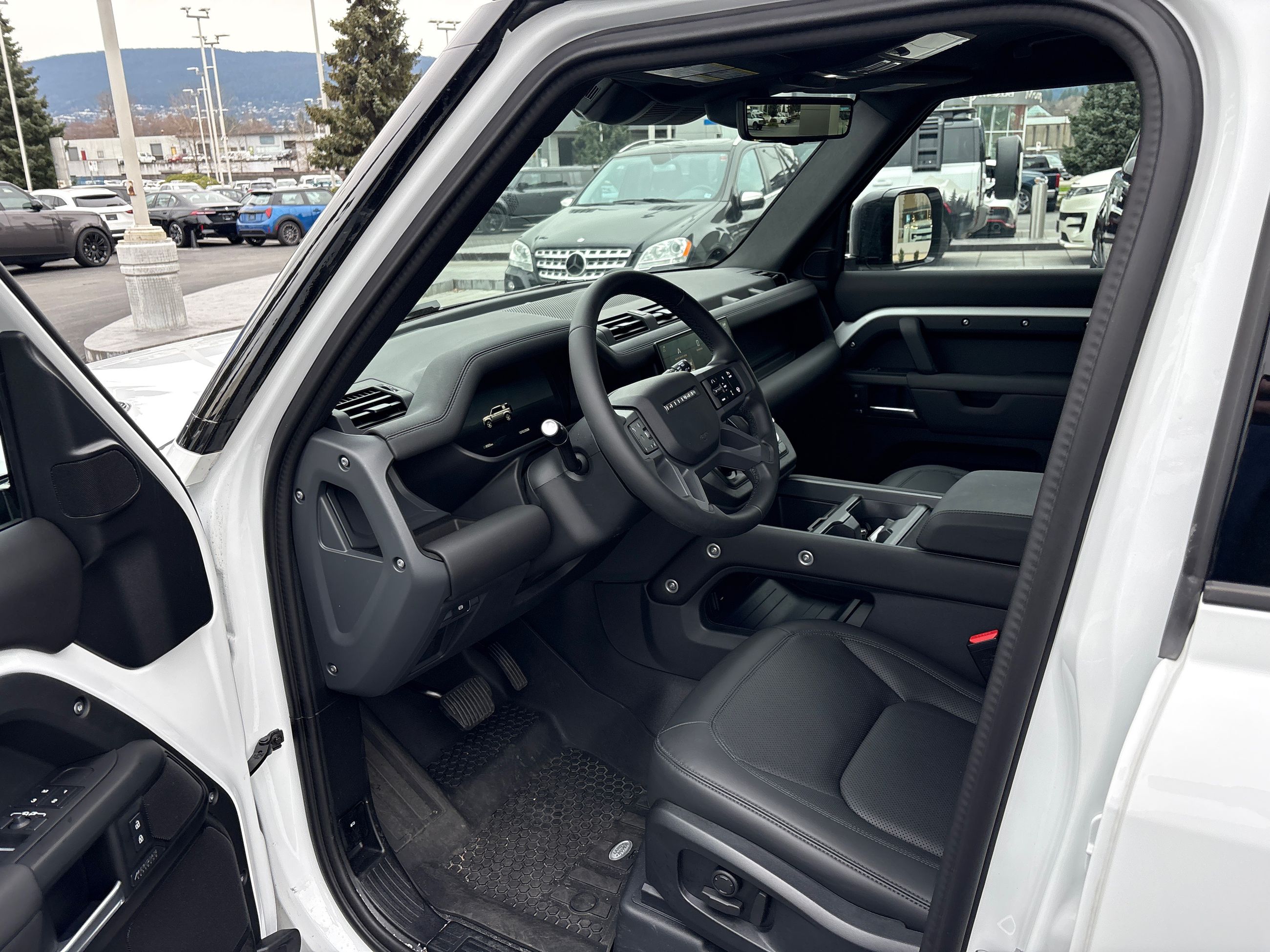 Land Rover Defender 110 Mild Hybrid  2025 à North Vancouver, Colombie-Britannique
