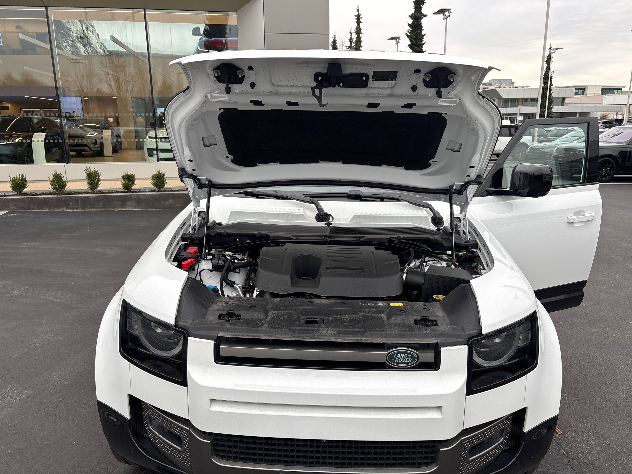 Land Rover Defender 110 Mild Hybrid  2025 à North Vancouver, Colombie-Britannique