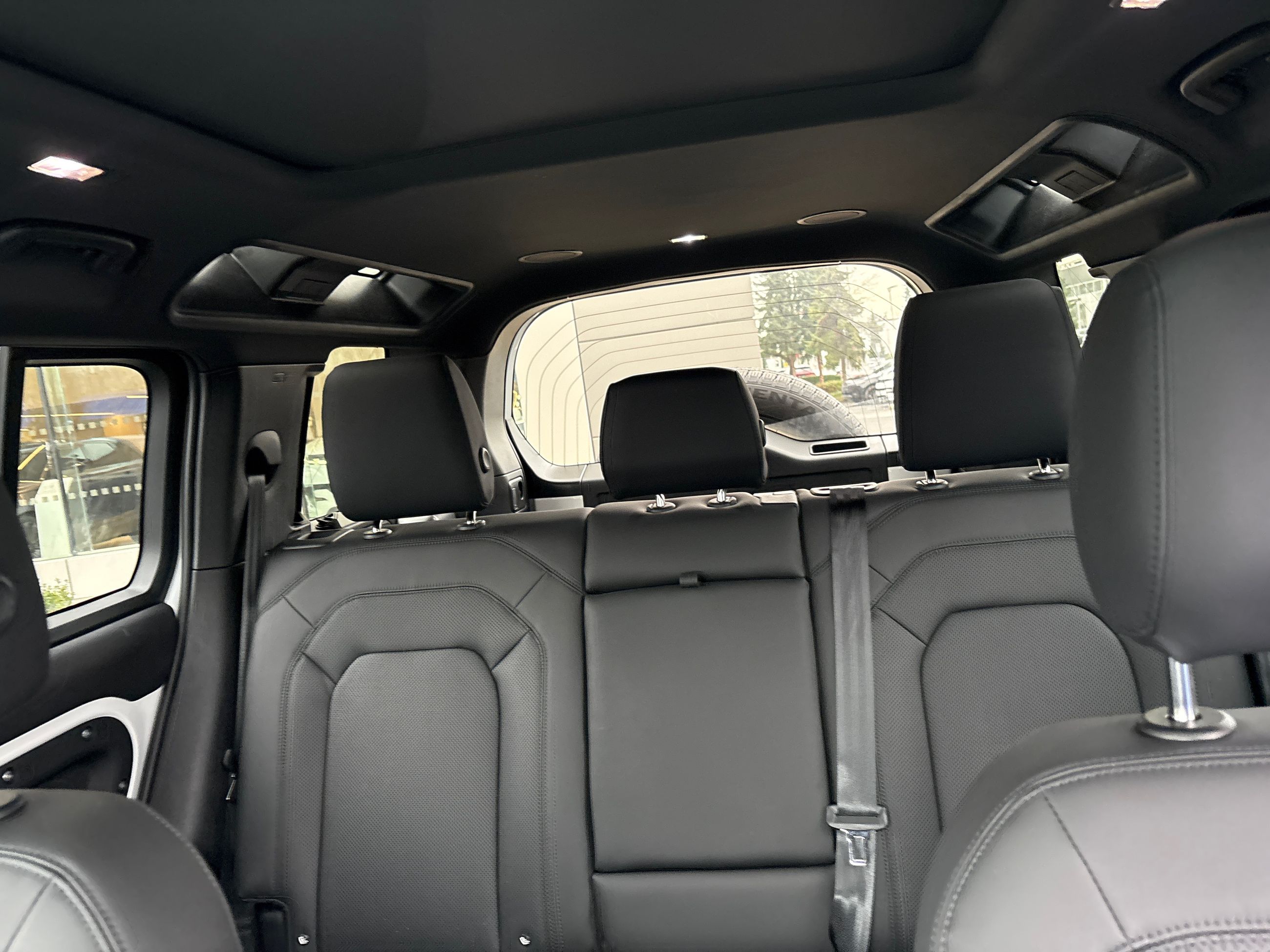 Land Rover Defender 110 Mild Hybrid  2025 à North Vancouver, Colombie-Britannique